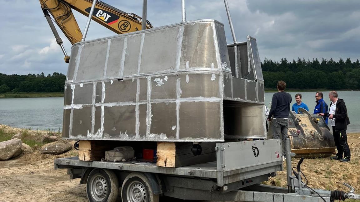 "Schuppis" Anfänge: Die Min-Fähre besteht aus Aluminium und wurde von Azubis der Werft entworfen.