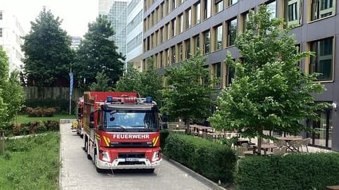 Die Münchner Feuerwehr rückte am Sonntag zu einem Brand in Obersendling aus.