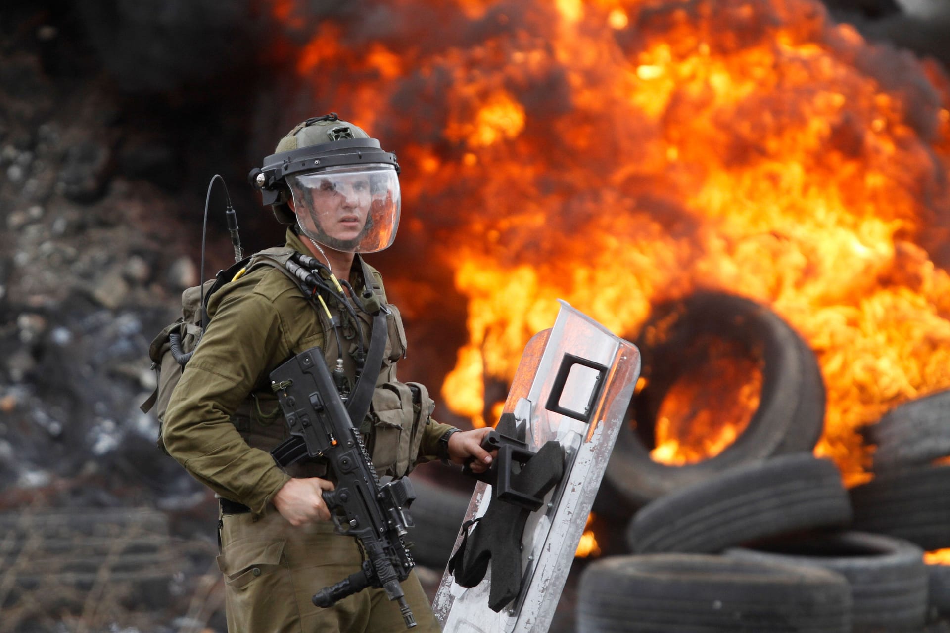 Israelischer Soldat (Archivbild): Die israelische Armee nutzt deutsche Waffen, auch im Gazastreifen. Ist das richtig?