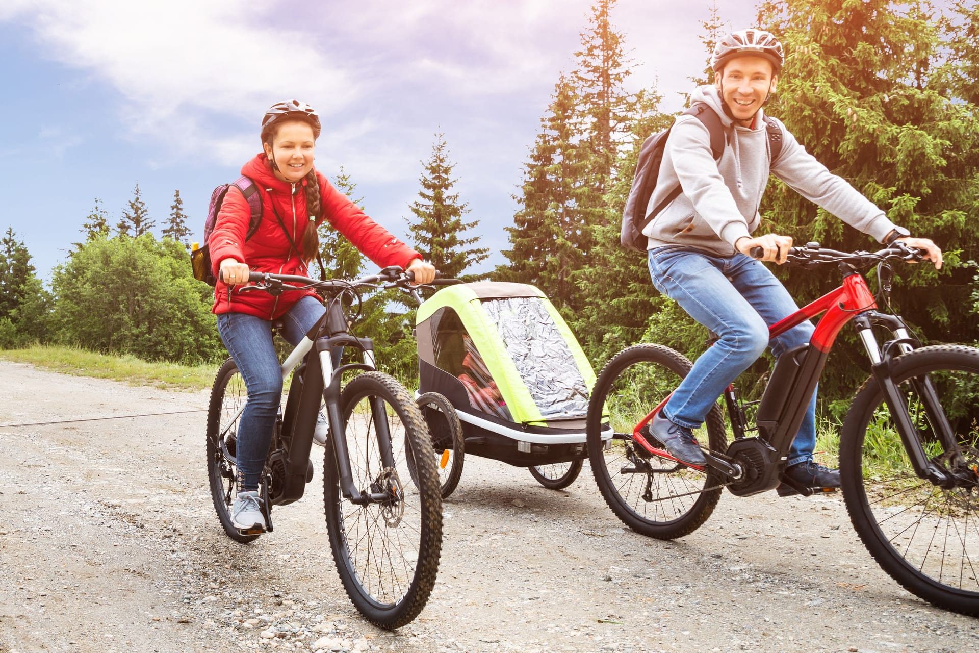 Ausfahrt mit dem E-Bike: Die moderne Technik kostet viel Geld und verlangt oft mehr als nur ein gutes Schloss.
