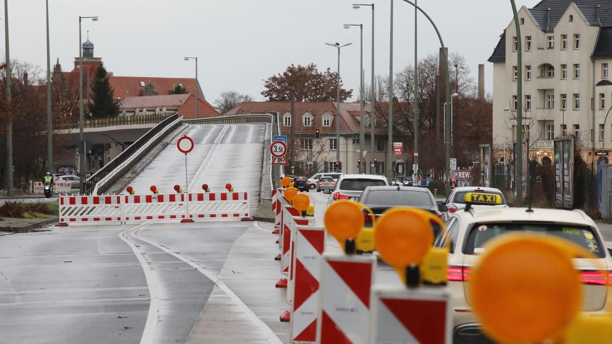 Berlin: Brücke droht einzustürzen – wichtige Kreuzung komplett gesperrt
