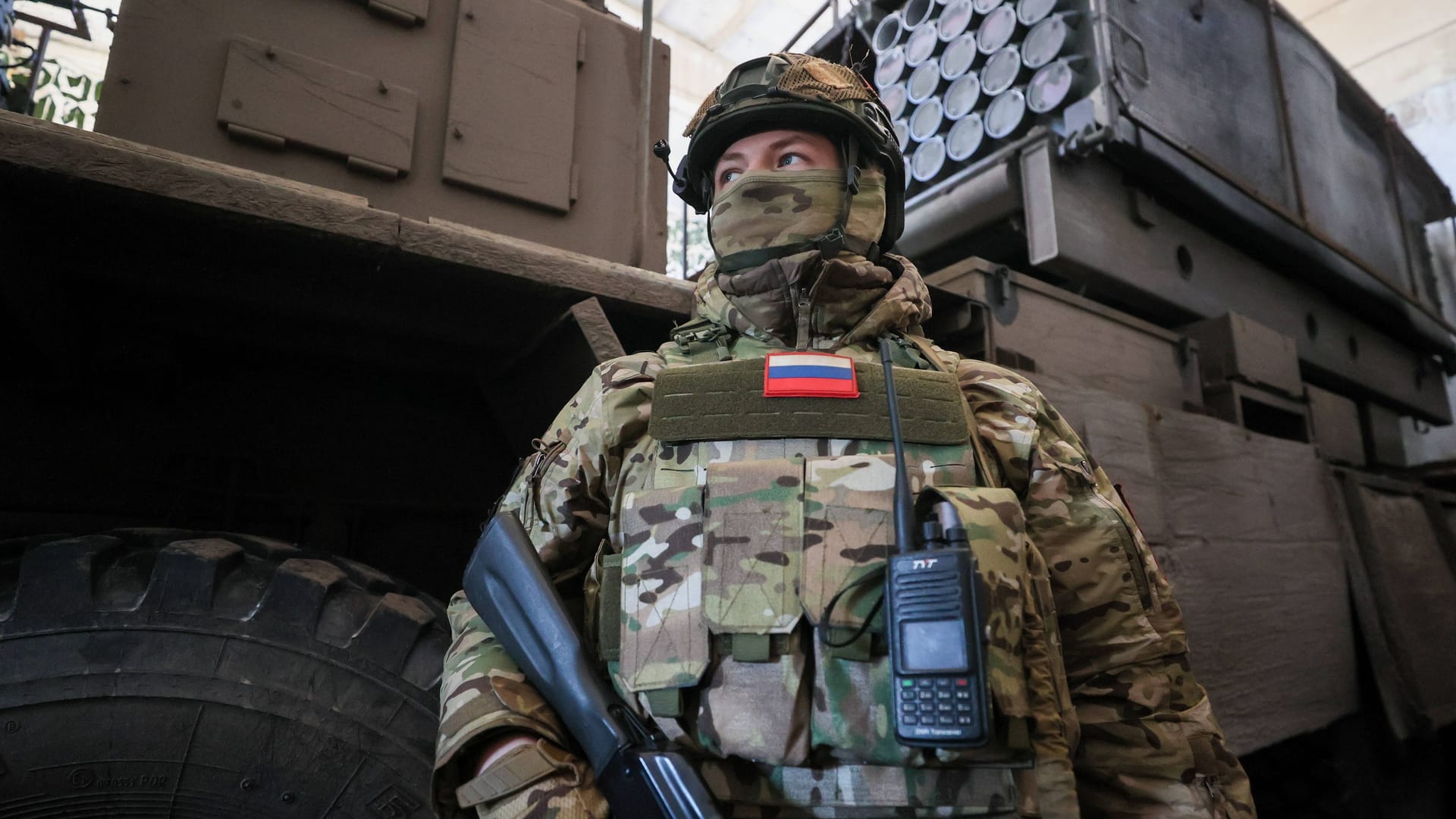 Ein russischer Soldat in der Region Donezk (Archivbild).