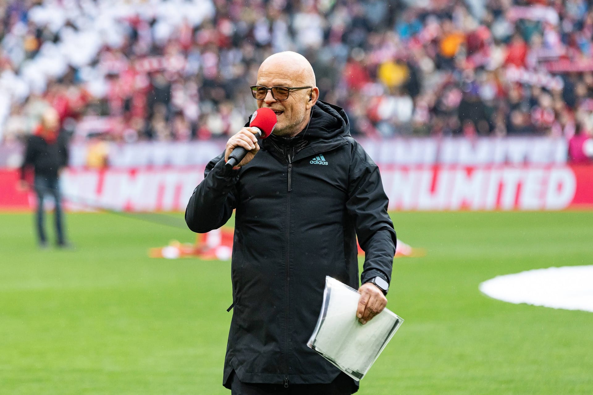 Stephan Lehmann (Archivbild): Der 62-Jährige ist seit 1996 Stadionsprecher des FC Bayern.