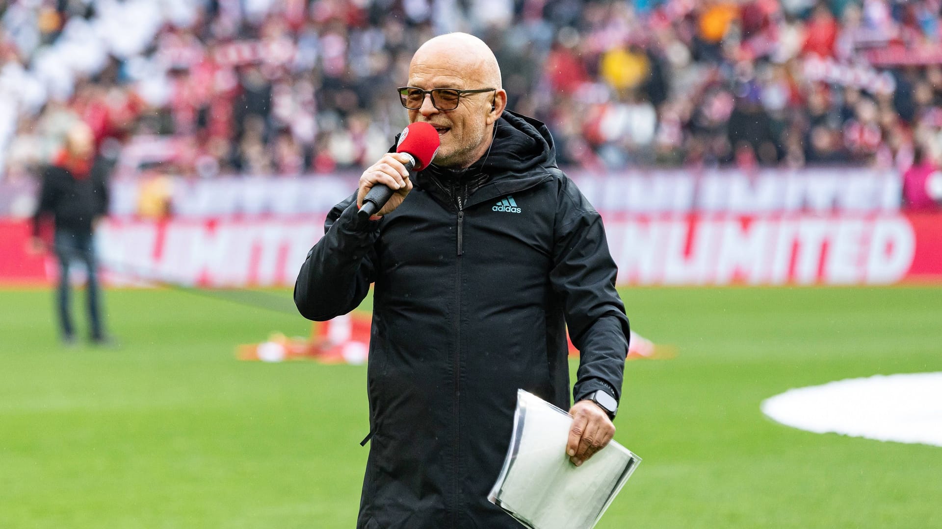 Stephan Lehmann (Archivbild): Der 62-Jährige ist seit 1996 Stadionsprecher des FC Bayern. Stephan Lehmann (Archivbild): Der 62-Jährige ist seit 1996 Stadionsprecher des FC Bayern.