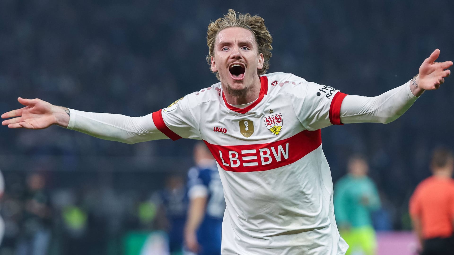 Höhenflug: Nick Woltemade jubelt im DFB-Pokalfinale gegen Bielefeld. Dort erzielte er seinen 17. Pflichtspieltreffer 2024/25.