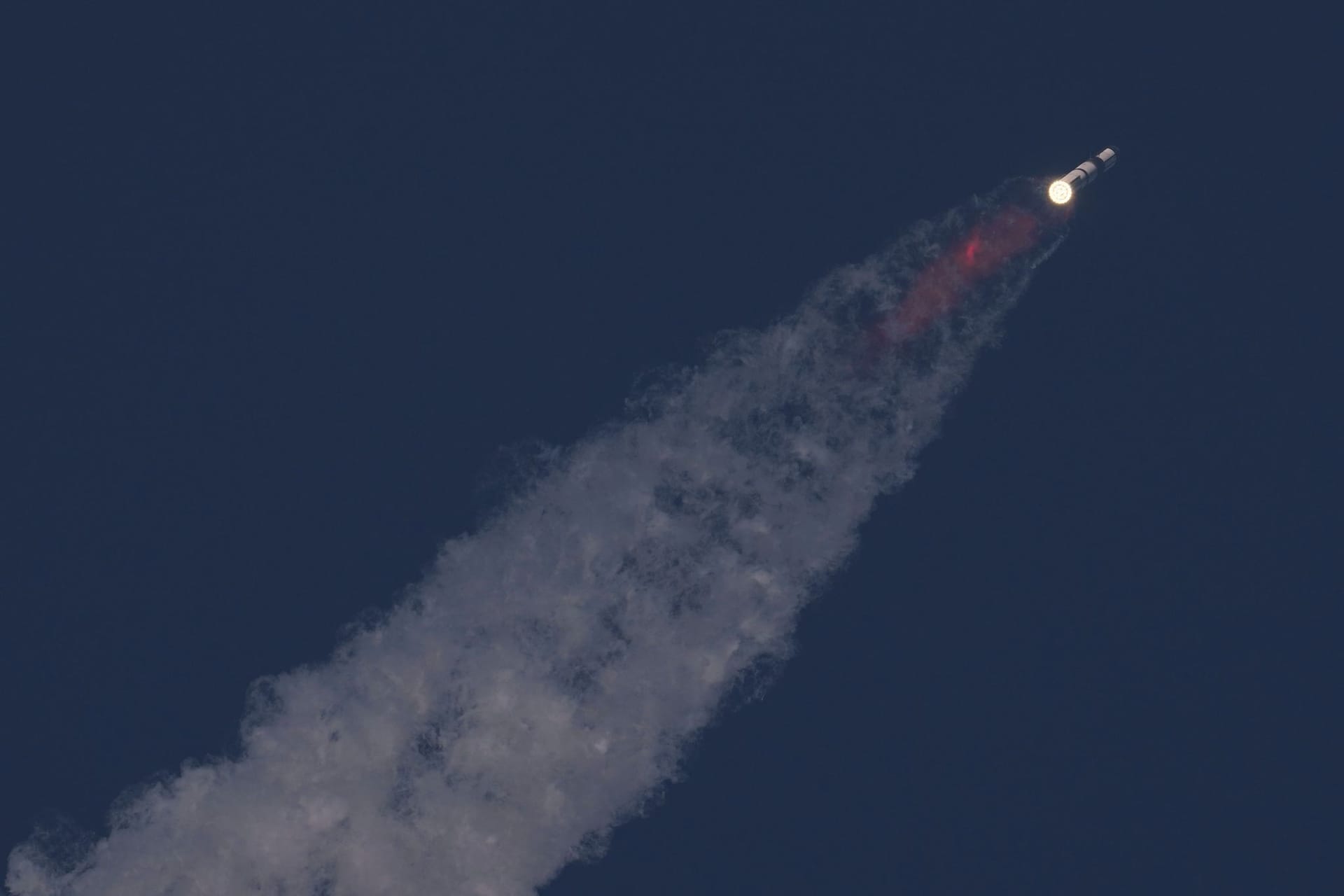 Raumschiff Starship von SpaceX absolviert Testflug