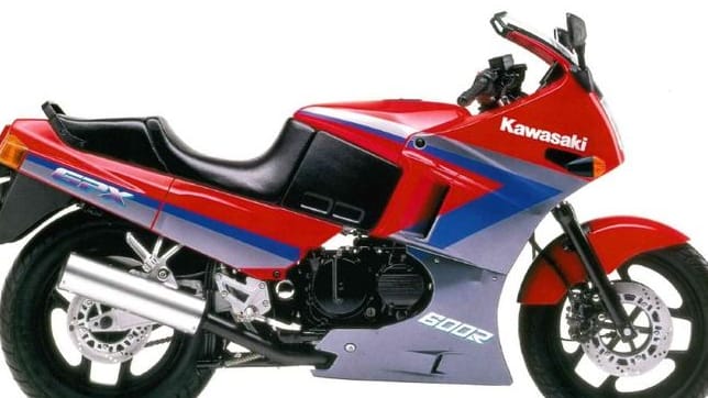 Vergleichsfoto der Polizei Köln: gesucht wird eine rote Kawasaki.
