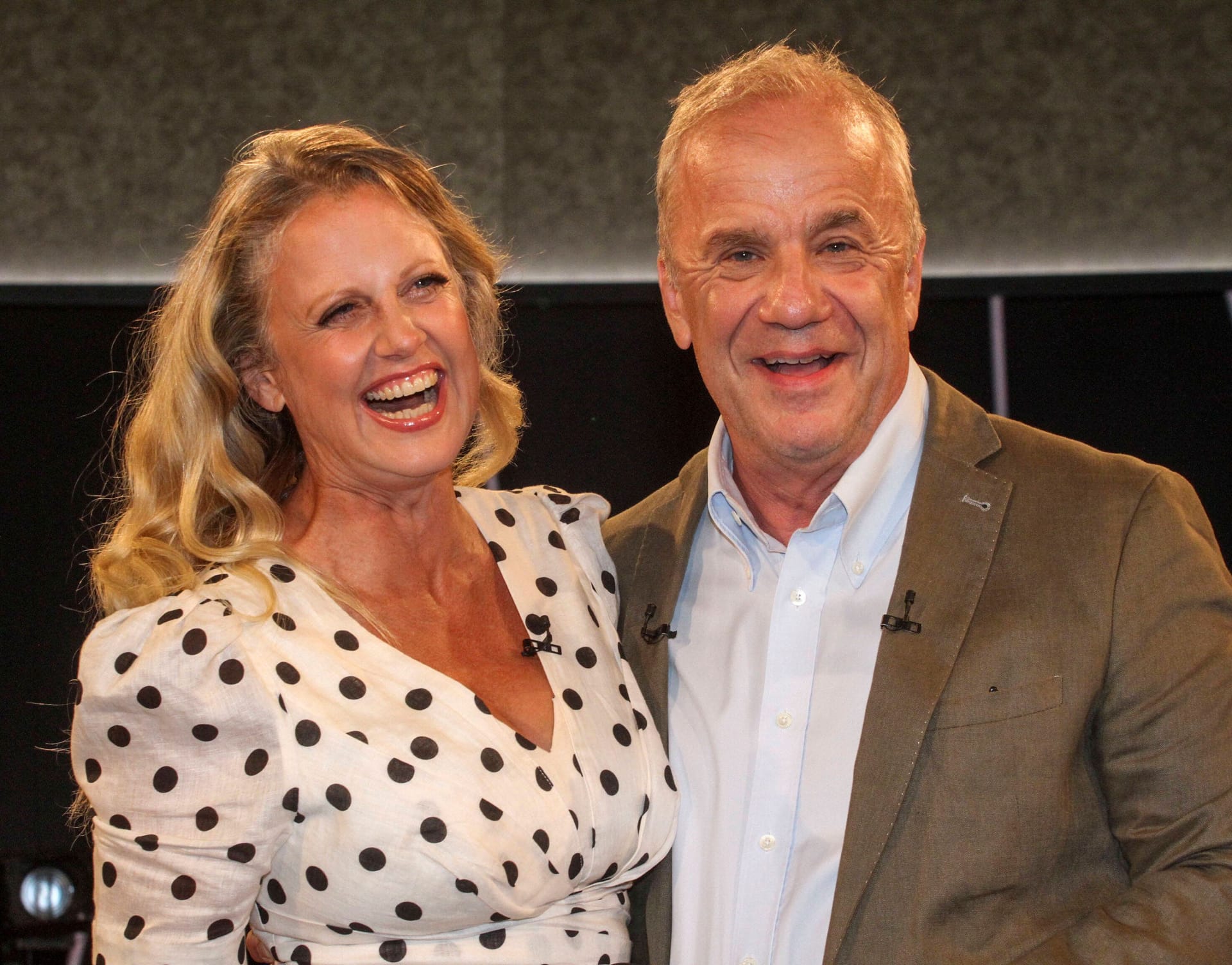 Barbara Schoeneberger und Hubertus Meyer-Burckhardt moderieren gemeinsam die "NDR Talk Show".