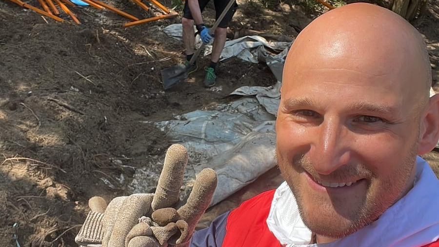 Marcel Oelbracht musste in den vergangenen Wochen auf der "Baustelle" Kiesgrube mithelfen.