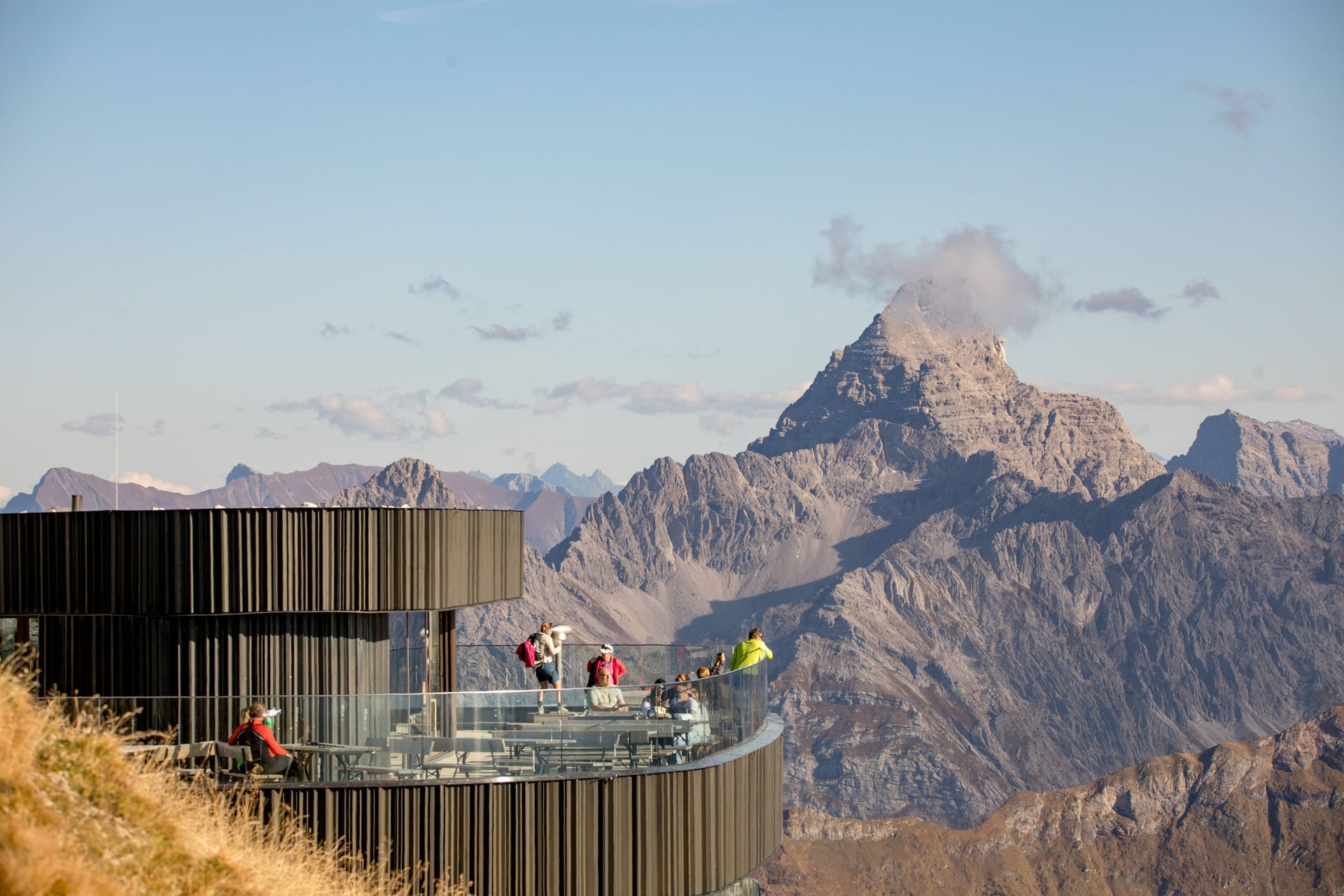 Hochvogel vom Nebelhorn aus gesehen: Der Berg droht zu kollabieren und ins Tal zu stürzen.