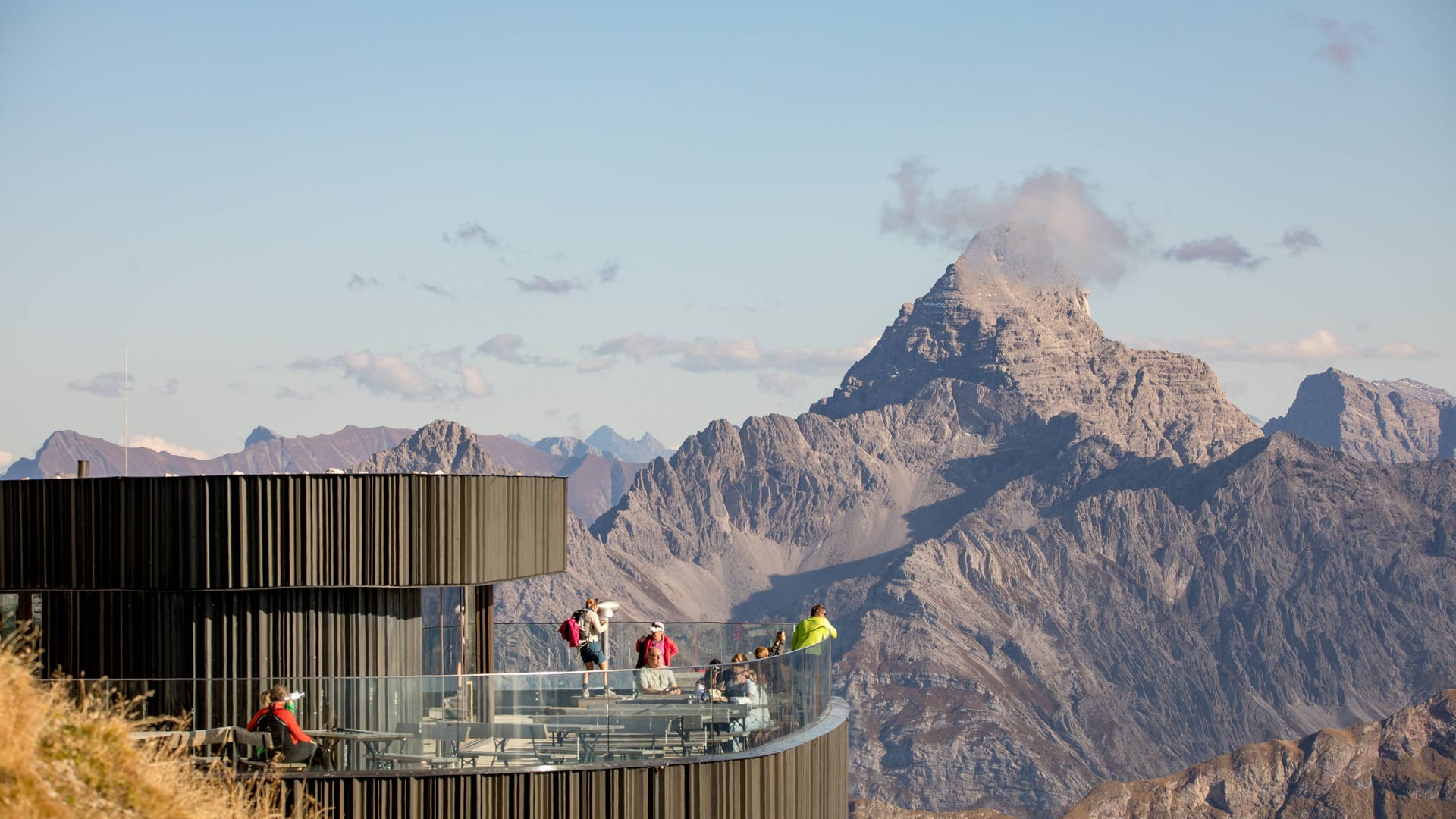 Hochvogel vom Nebelhorn aus gesehen: Der Berg droht zu kollabieren und ins Tal zu stürzen.