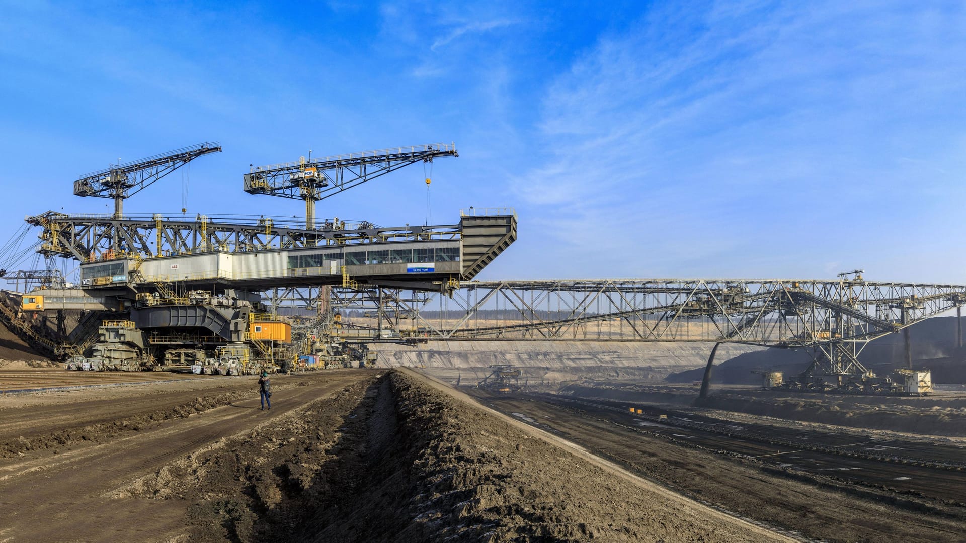 Braunkohletagebau (Symbolbild): Ein Symbol für Deutschlands übermäßigen Ressourcenverbrauch.