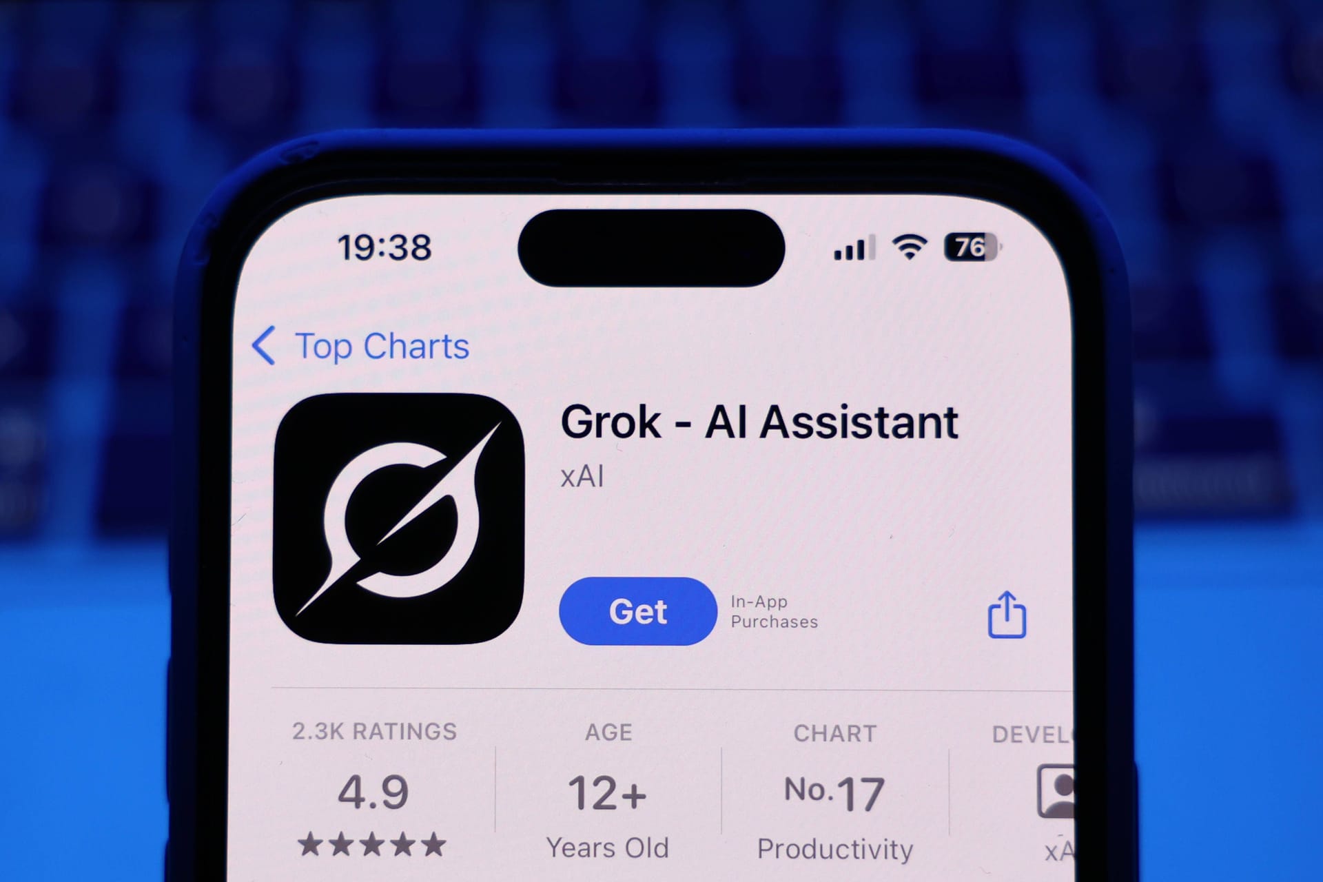 Chatbot Grok: Die KI von Elon Musk wollte sich mit einer Verschwörungstheorie auseinandersetzen – egal, was Nutzer sie fragten.