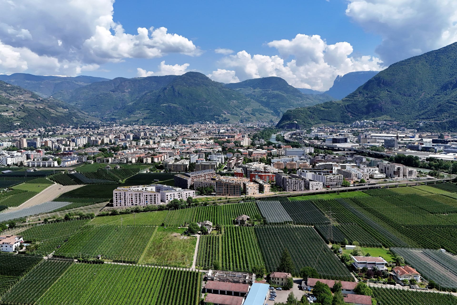 Bozen: Die italienische Stadt wird nun auch vom Flughafen Hannover aus angeflogen.