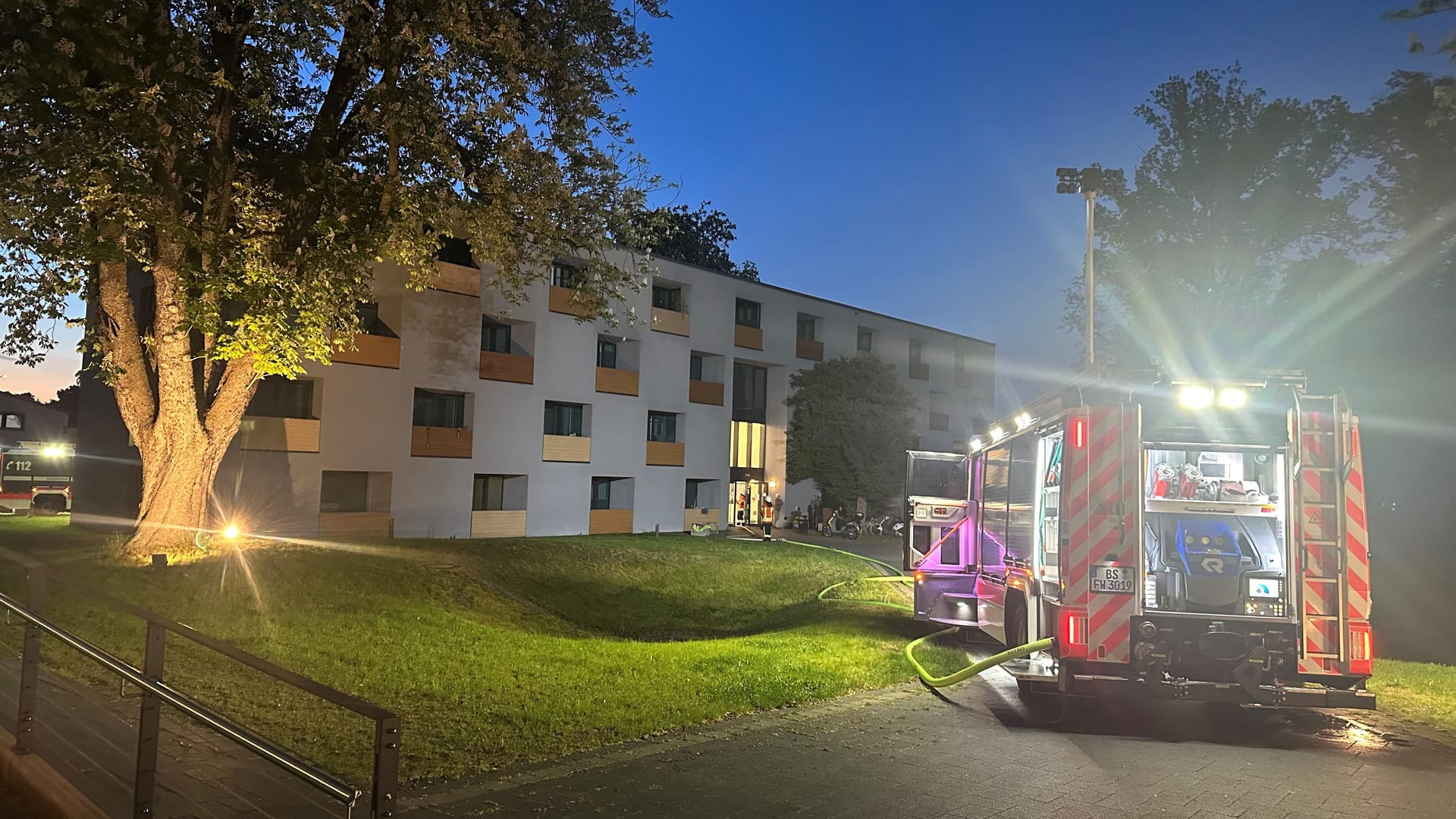 Brand in einem Braunschweiger Wohnheim: Die Feuerwehr war im Einsatz. Brand in einem Braunschweiger Wohnheim: Die Feuerwehr war im Einsatz.