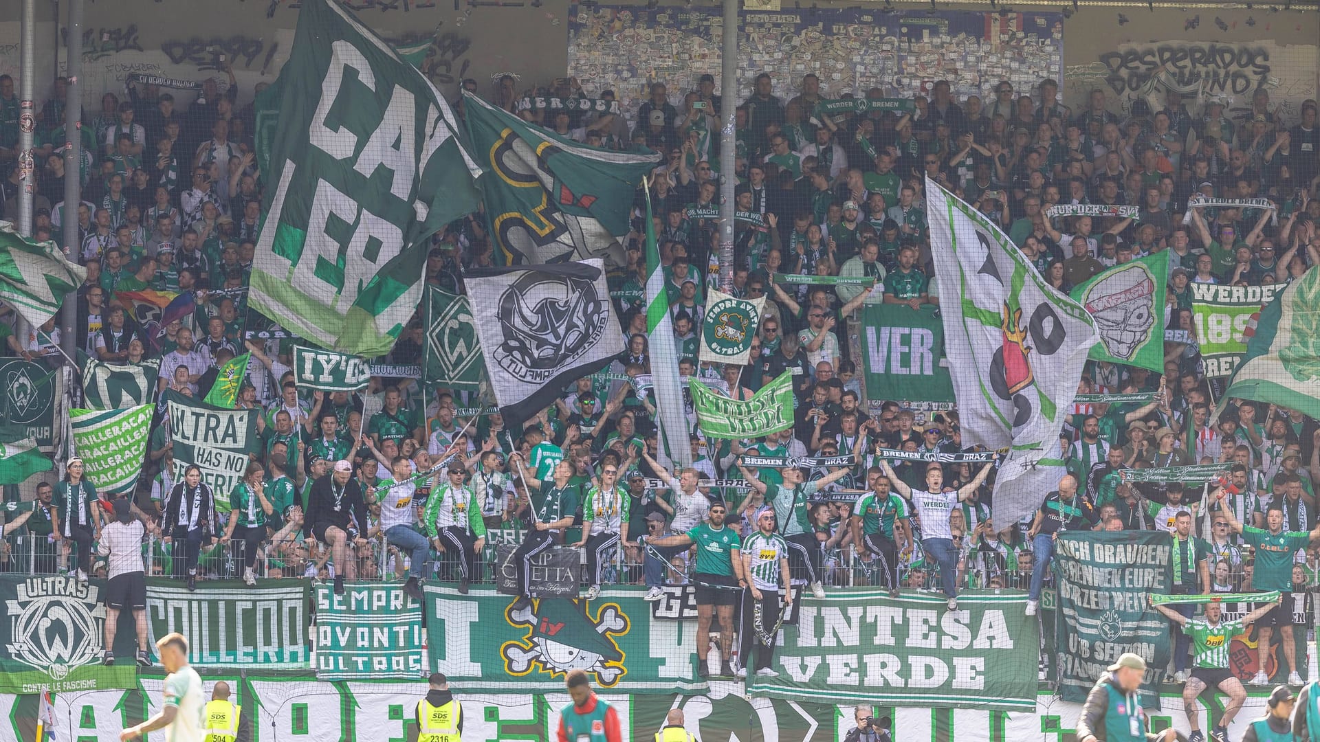 Block mit Werder-Fans am letzten Spieltag (Symbolfoto): Die neue Spielzeit wird neue Regeln mit sich bringen.