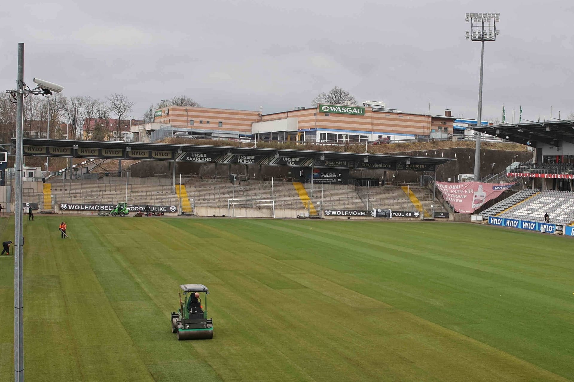 Übersichtlich: Das Waldstadion Kaiserlinde wurde 1983 eröffnet, befindet sich aktuell im Umbau.