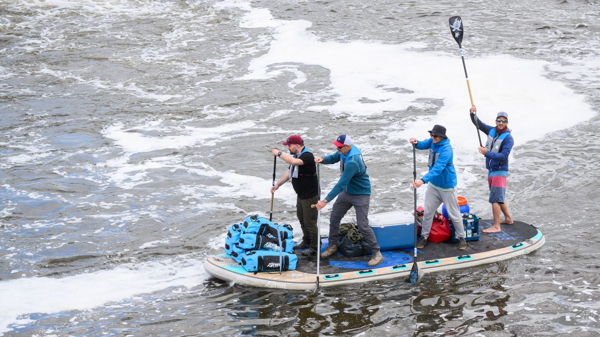 Stand-Up-Paddler wollen Weser auf rund 430 km nonstop befahren Stand-Up-Paddler wollen Weser auf rund 430 km nonstop befahren