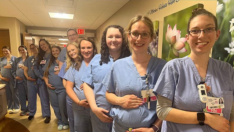 Baby-Boom in einer Geburtenklinik in den USA: 14 Krankenschwestern sind gleichzeitig schwanger,