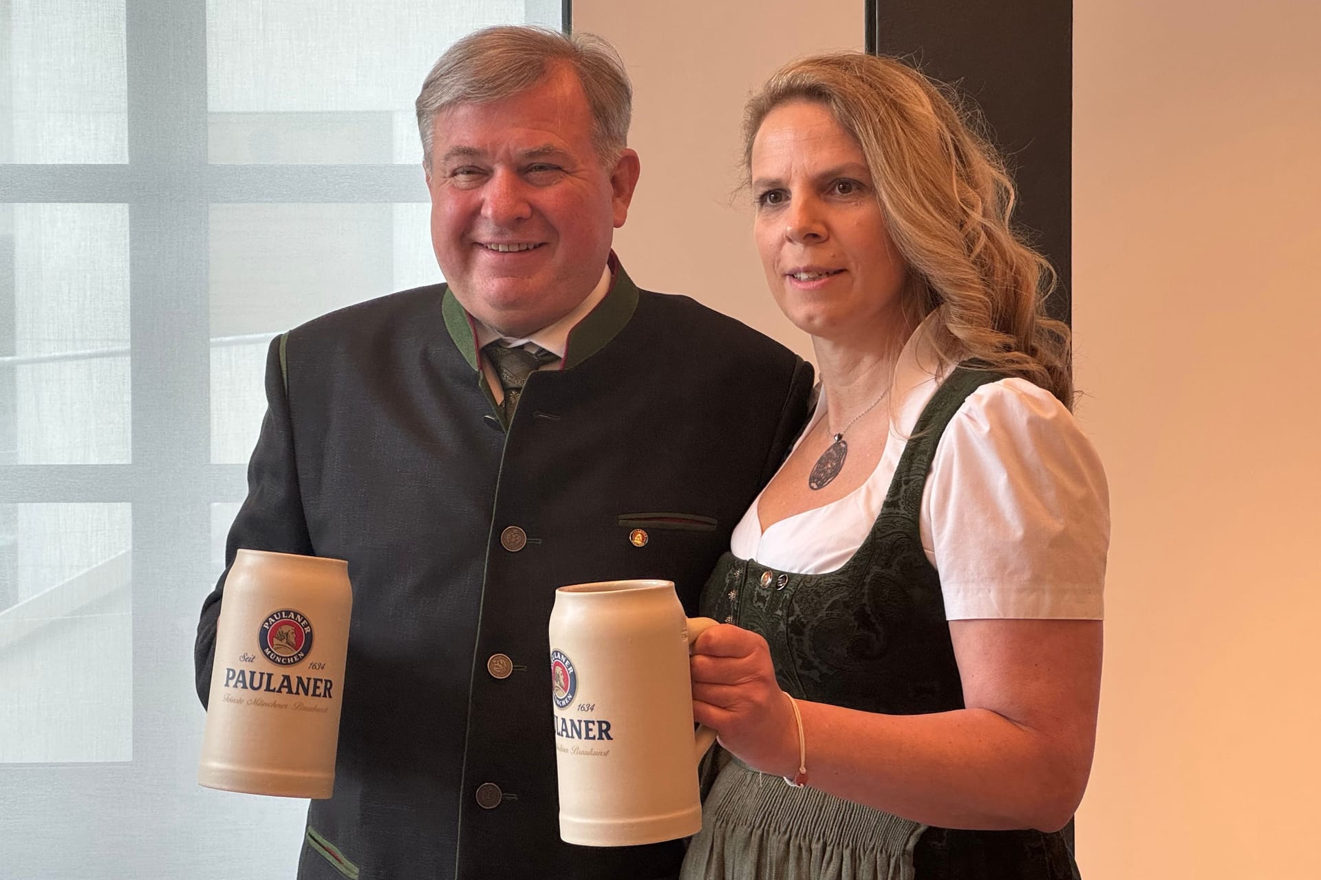 Lorenz Stiftl mit seiner Ehefrau Christine (Archivbild): Für beide ist die Wiesn kein Neuland.