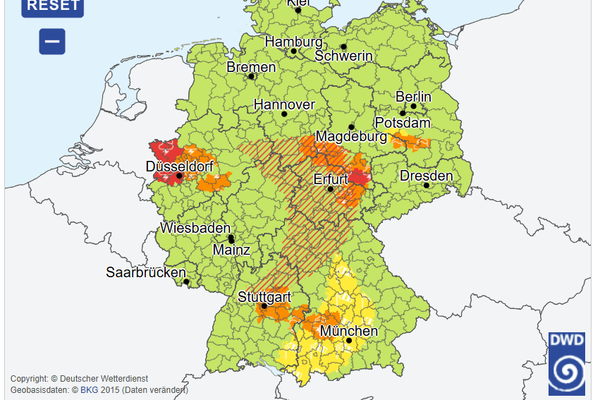 Die aktuelle Warnkarte des Deutschen Wetterdienstes von 22.18 Uhr: Vor allem im Westen und in der Mitte Deutschlands besteht die Gefahr von Unwettern.