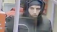Tatverdächtiger aus der KVB: Die Polizei sucht diesen Mann.