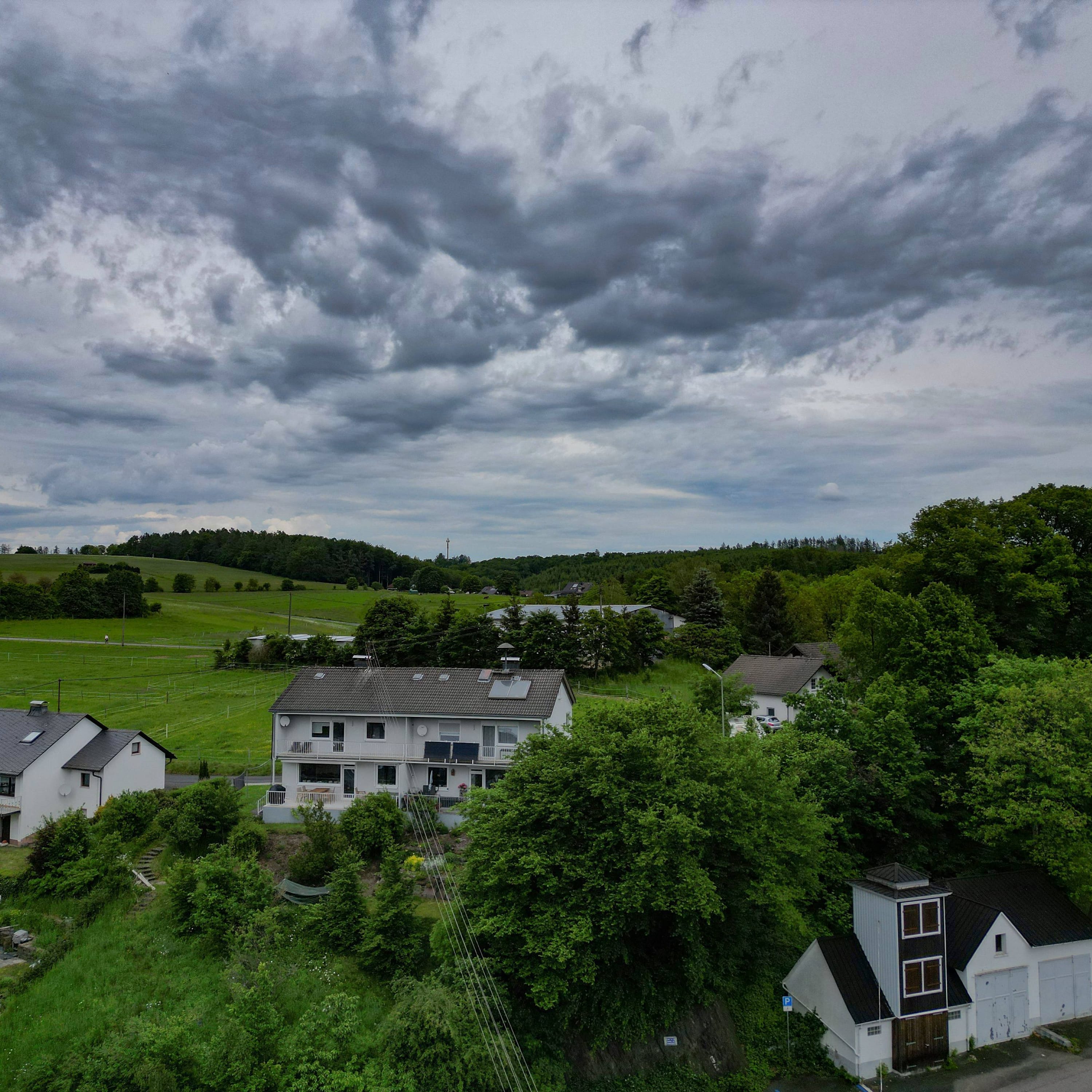 Viele Wolken bestimmen ab Donnerstag das Wetter in Deutschland: Tiefs sorgen für Abkühlung.