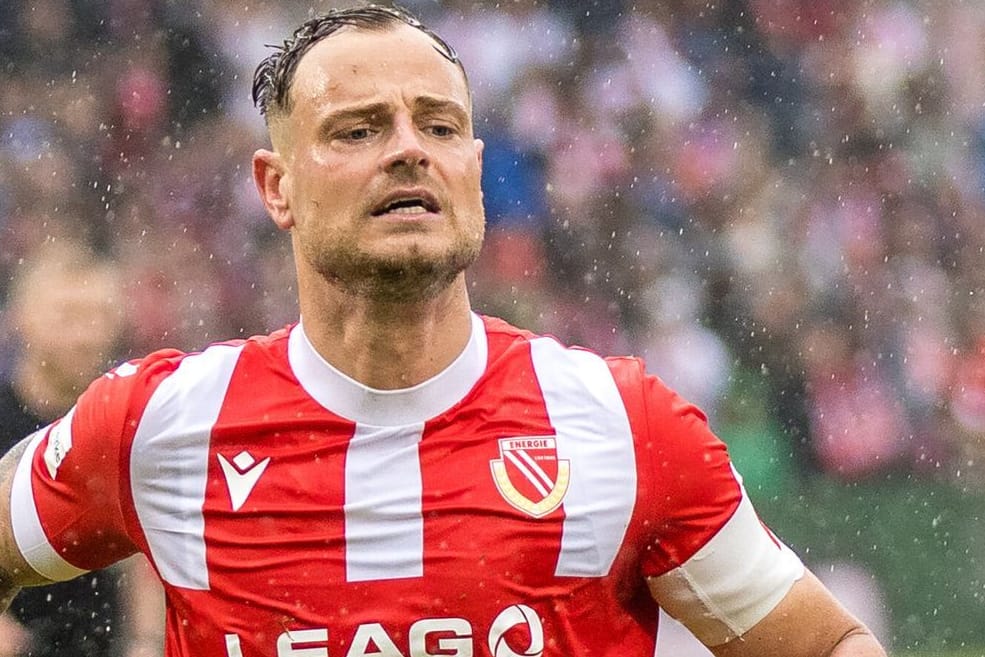 Timmy Thiele: Der Cottbuser Stürmer war emotional nach dem Spiel.