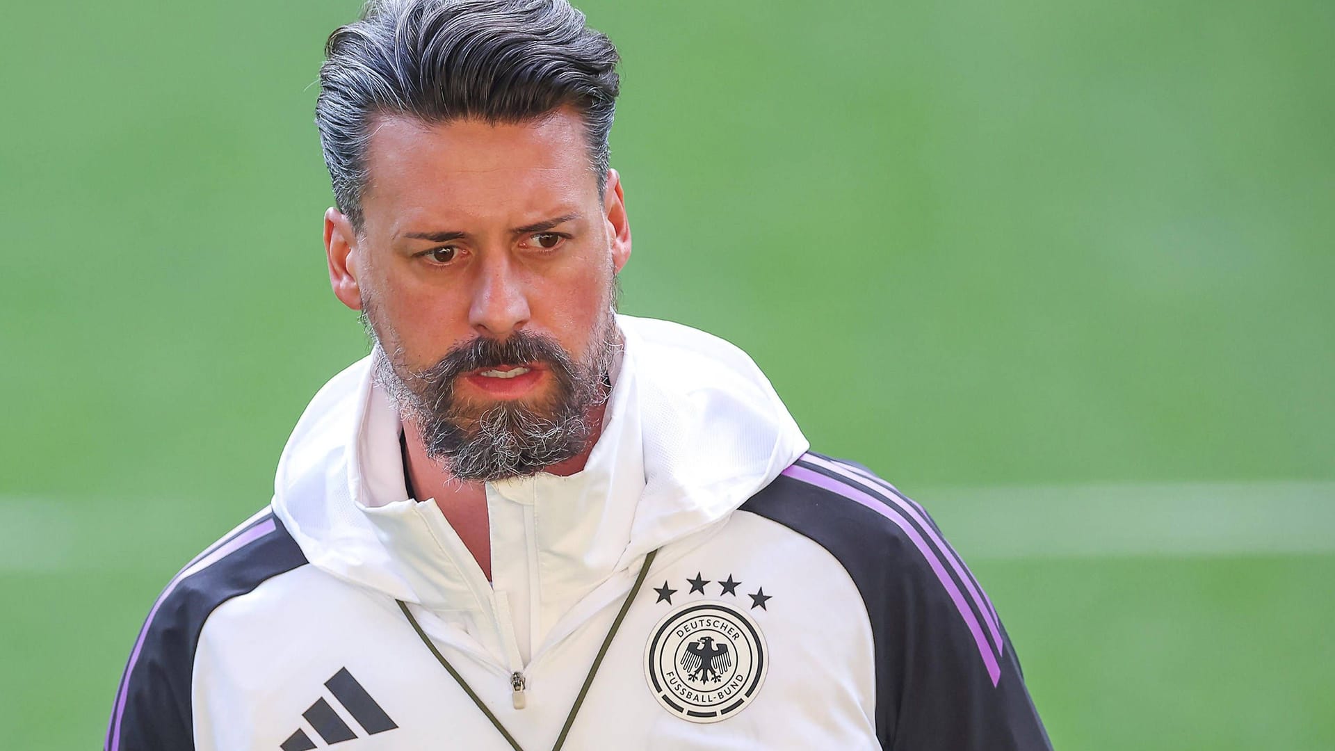 Sandro Wagner: Er war bislang Co-Trainer von Julian Nagelsmann bei der Nationalmannschaft. Sandro Wagner: Er war bislang Co-Trainer von Julian Nagelsmann bei der Nationalmannschaft.