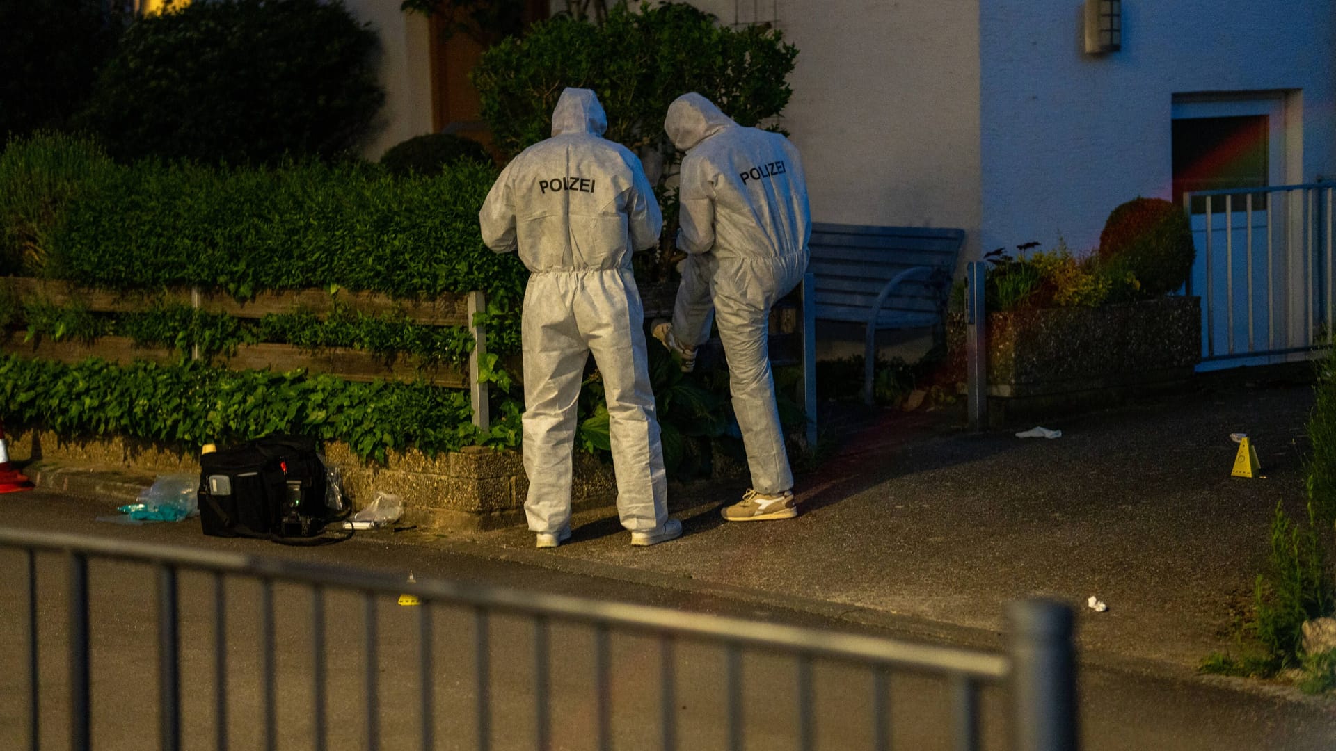 Der Tatort in Tamm nahe Ludwigsburg: Die Fahndung nach dem Schützen dauert an. Der Tatort in Tamm nahe Ludwigsburg: Die Fahndung nach dem Schützen dauert an.