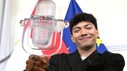 Johannes Pietsch alias JJ: Der Sänger hat den ESC 2025 gewonnen.