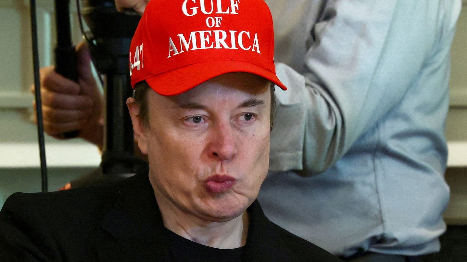 Elon Musk im Weißen Haus: Senatoren befürchten, dass sich der Trump-Vertraute bereichert.