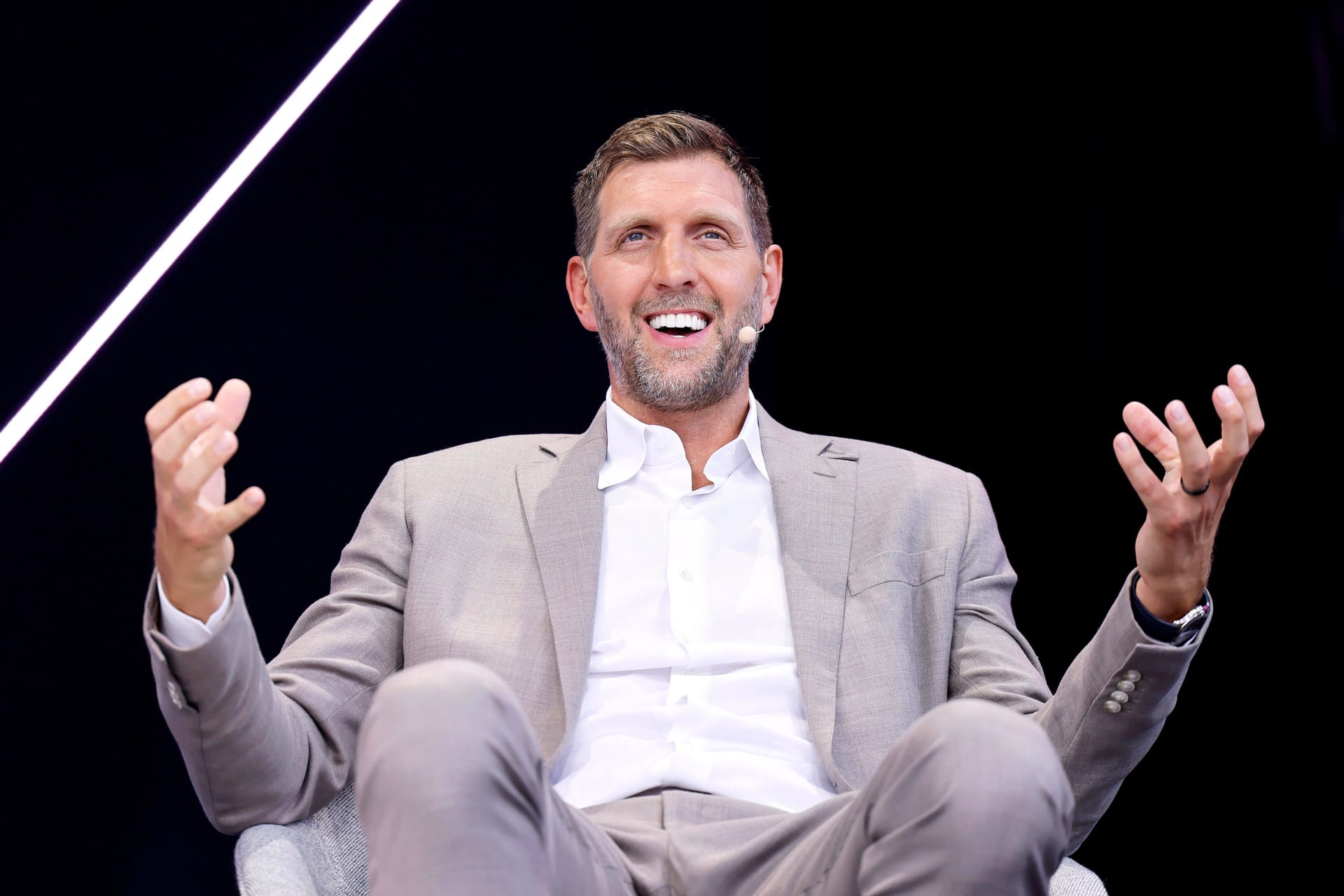 Ex-Basketballspieler Dirk Nowitzki: Bei der OMR spricht er über Karrierewege und digitale Perspektiven. Ex-Basketballspieler Dirk Nowitzki: Bei der OMR spricht er über Karrierewege und digitale Perspektiven.