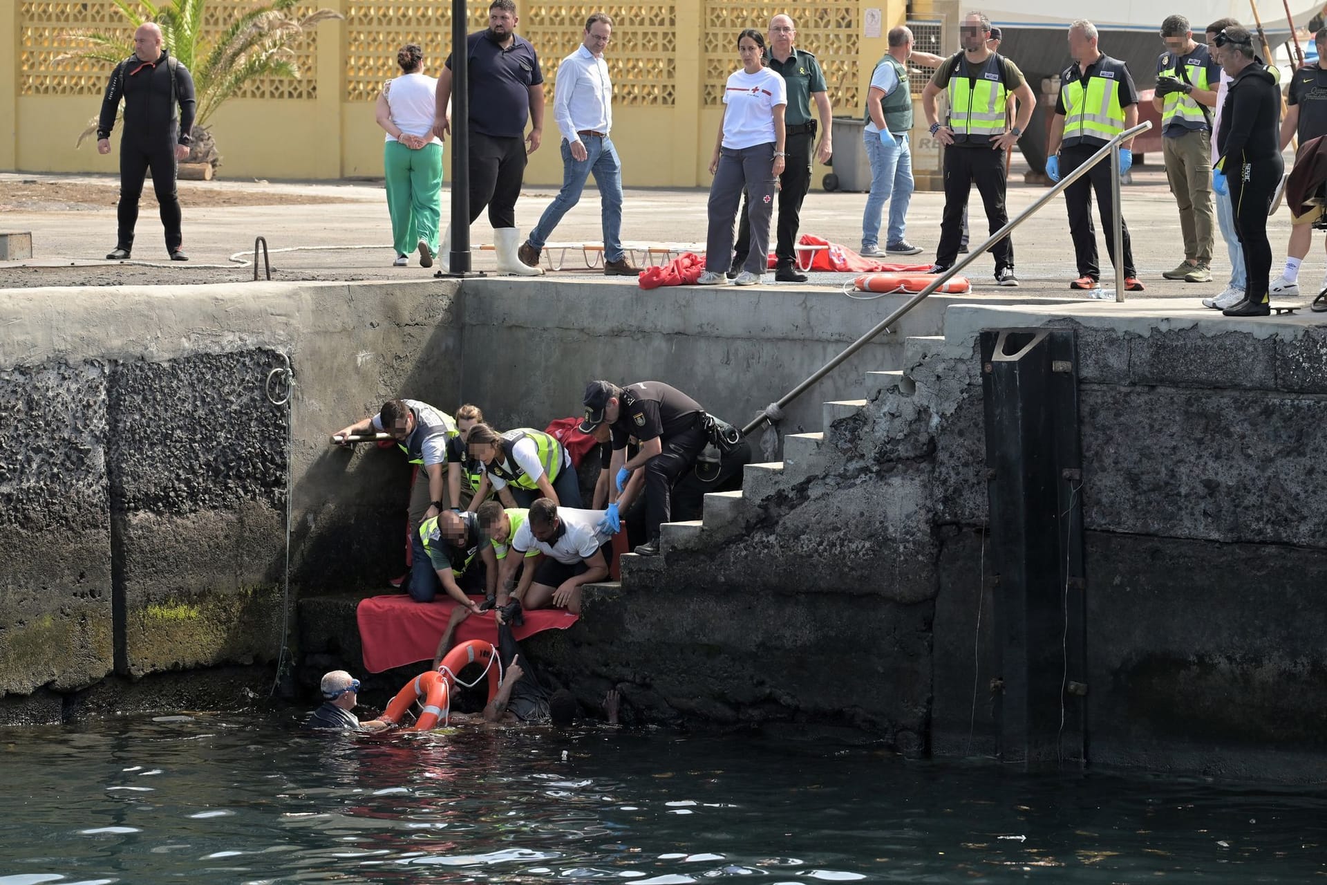 Bootsunglück vor Kanaren-Insel El Hierro - Tote und Verletzte