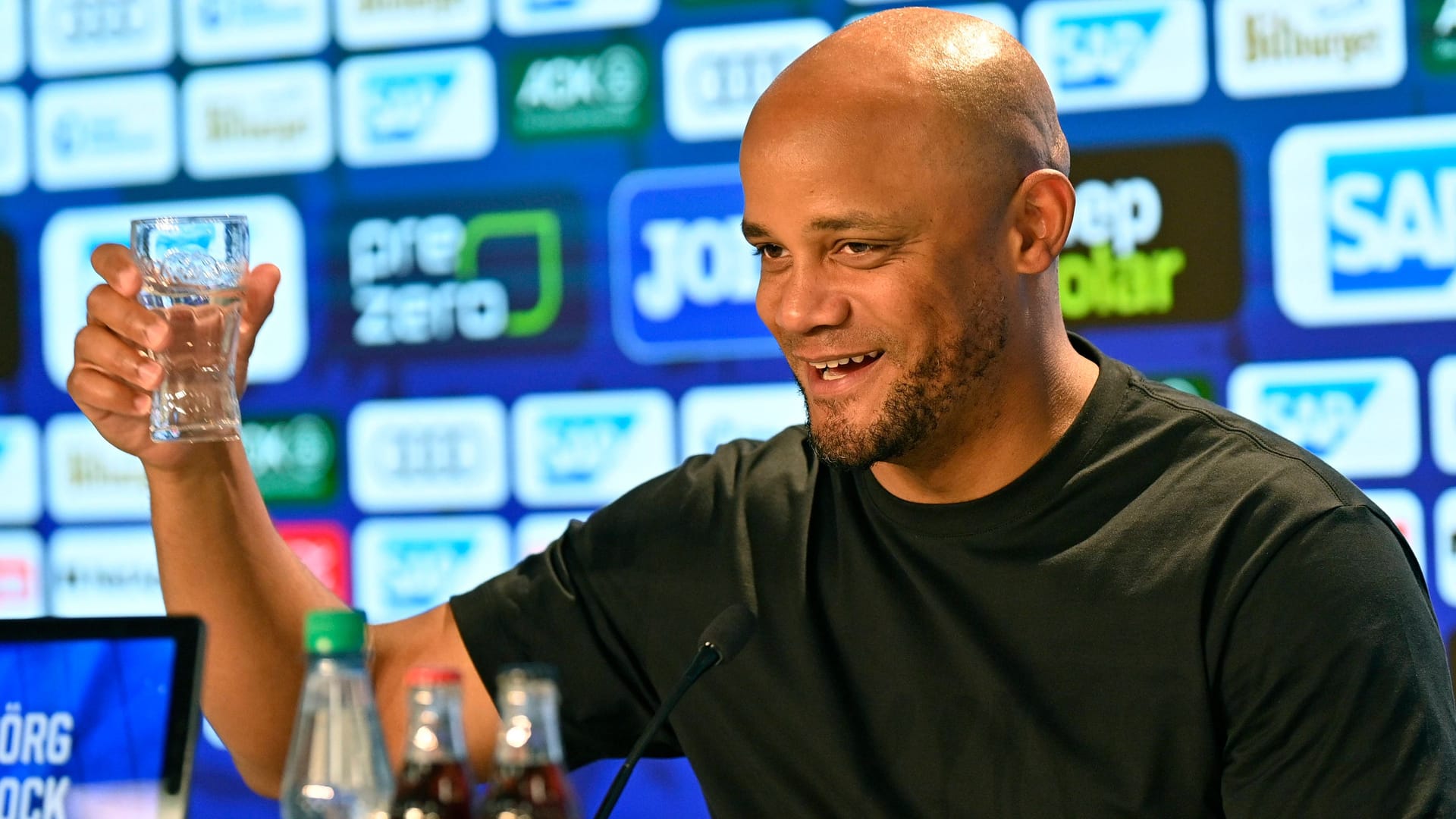Vincent Kompany: Der Trainer des FC Bayern hatte nach dem Abpfiff nur noch einen kurzen Arbeitstag.