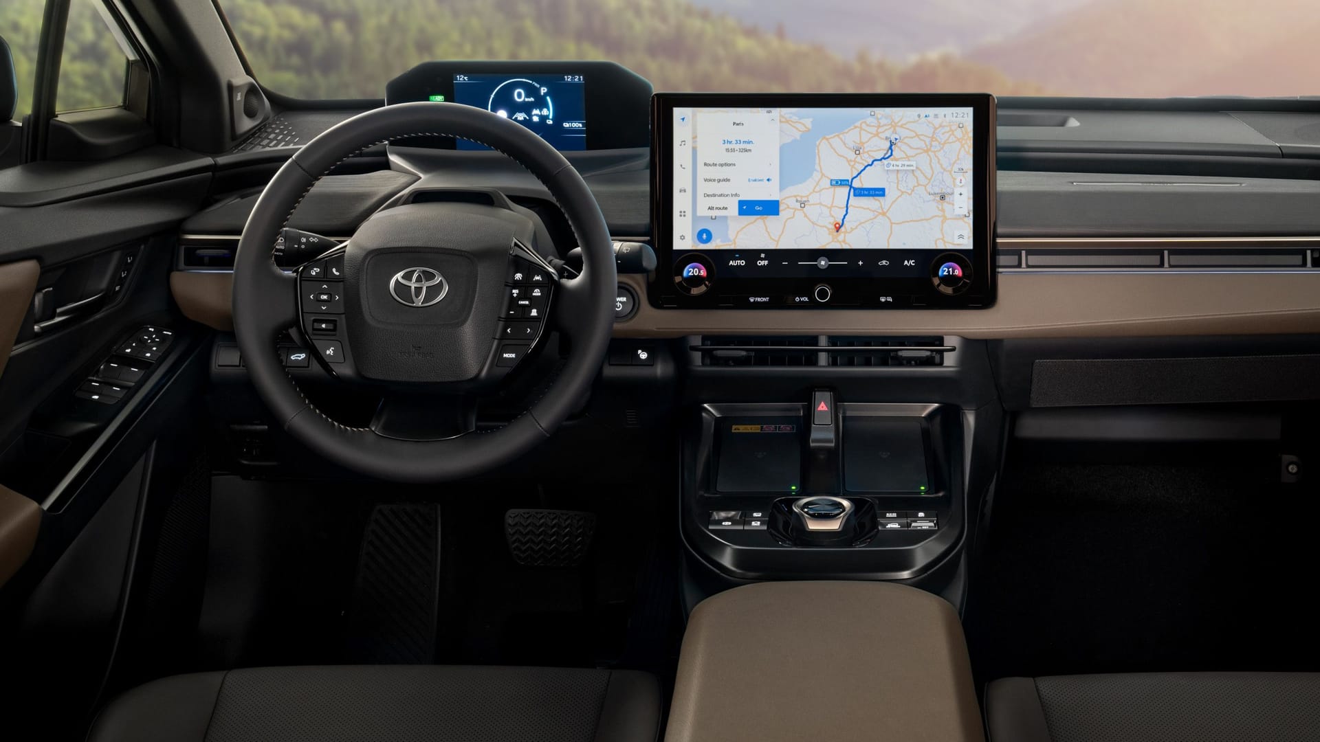 Cockpit: Gerade Formen, Lenkrad mit großem Pralltopf.