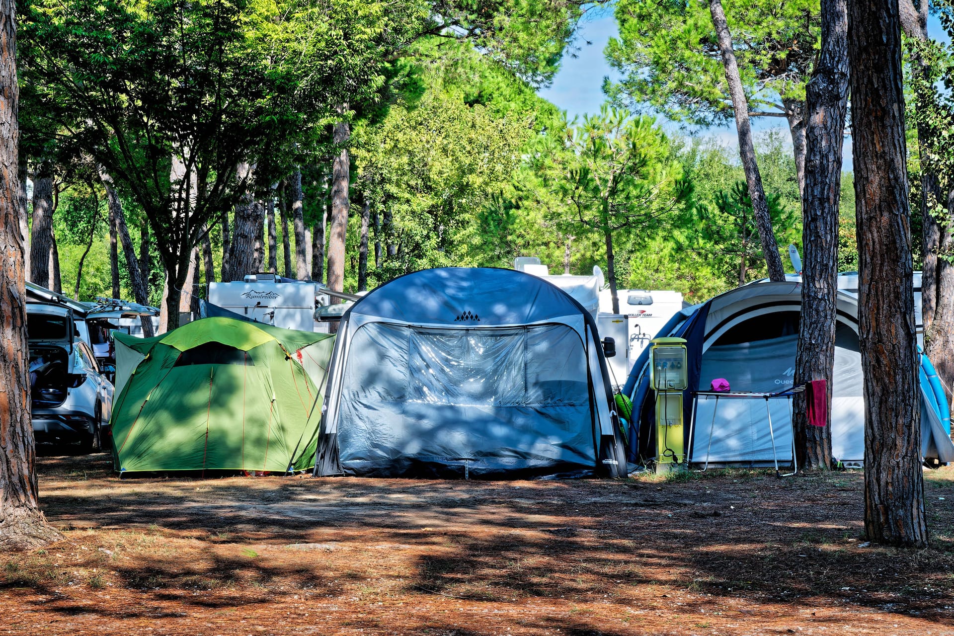Dicht an dicht: Auf einem Campingplatz in Italien gibt es zwischen den Zelten kaum Platz.