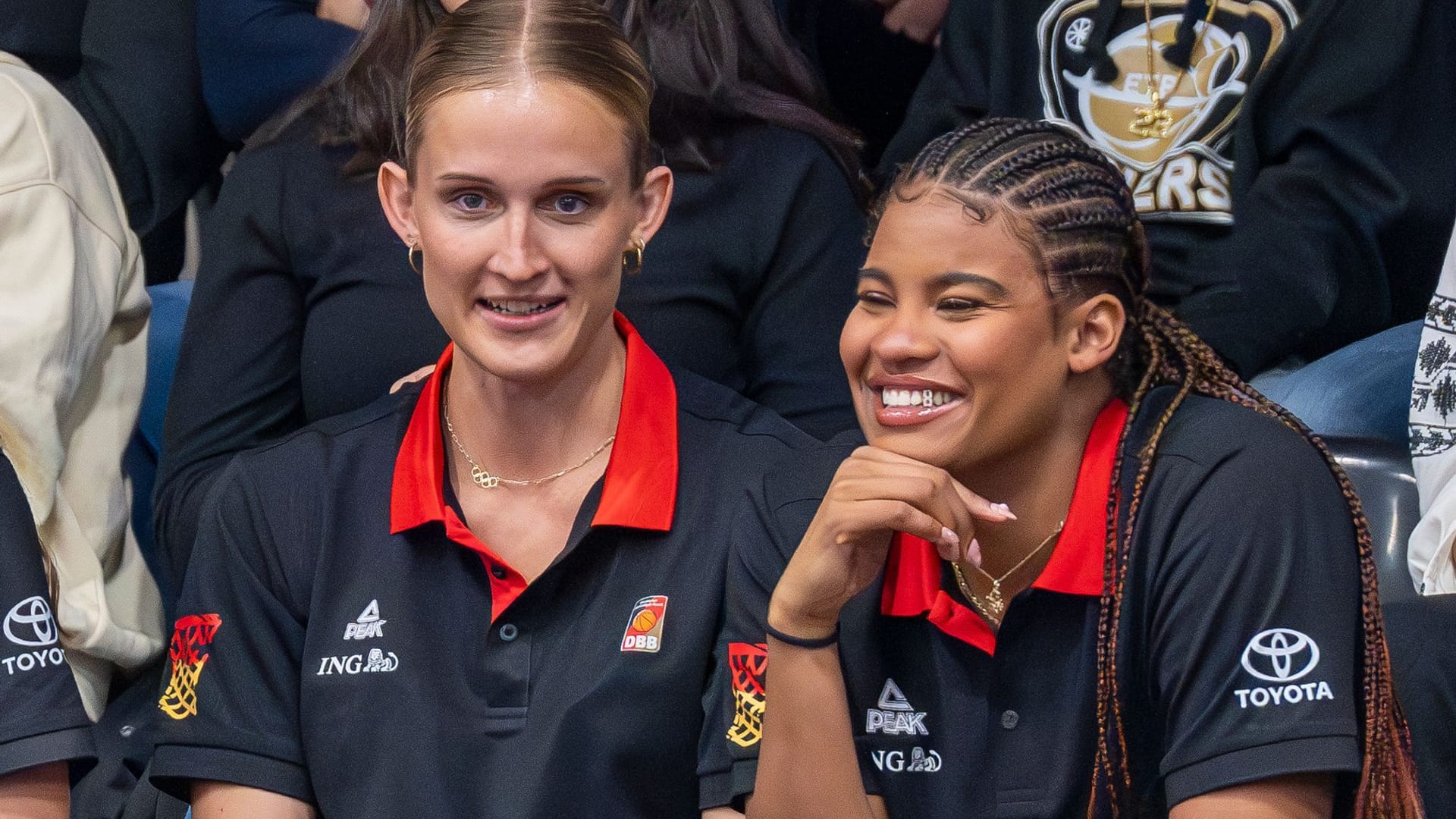 Leonie Fiebich und Nyara Sabally Leonie Fiebich und Nyara Sabally
