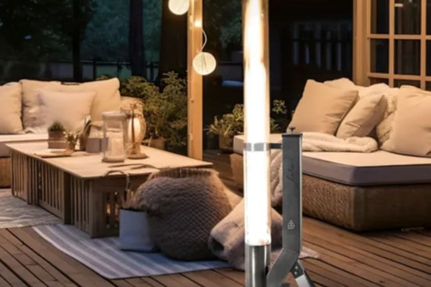 Das Belavi-Feuerrohr schafft eine stimmungsvolle und gemütliche Atmosphäre im Garten oder auf der Terrasse.