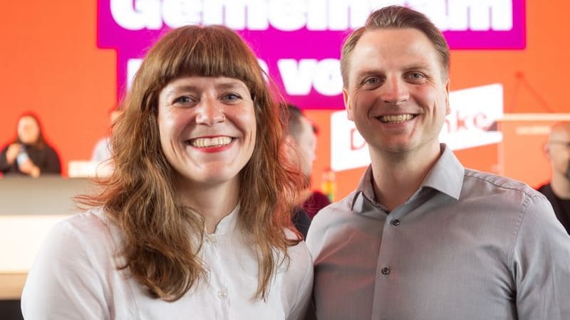 Kerstin Wolter und Maximilian Schirmer: Das neue Führungsduo Kerstin Wolter und Maximilian Schirmer will die Partei fit machen für die Wahl zum Abgeordnetenhaus 2026. Kerstin Wolter und Maximilian Schirmer: Das neue Führungsduo Kerstin Wolter und Maximilian Schirmer will die Partei fit machen für die Wahl zum Abgeordnetenhaus 2026.