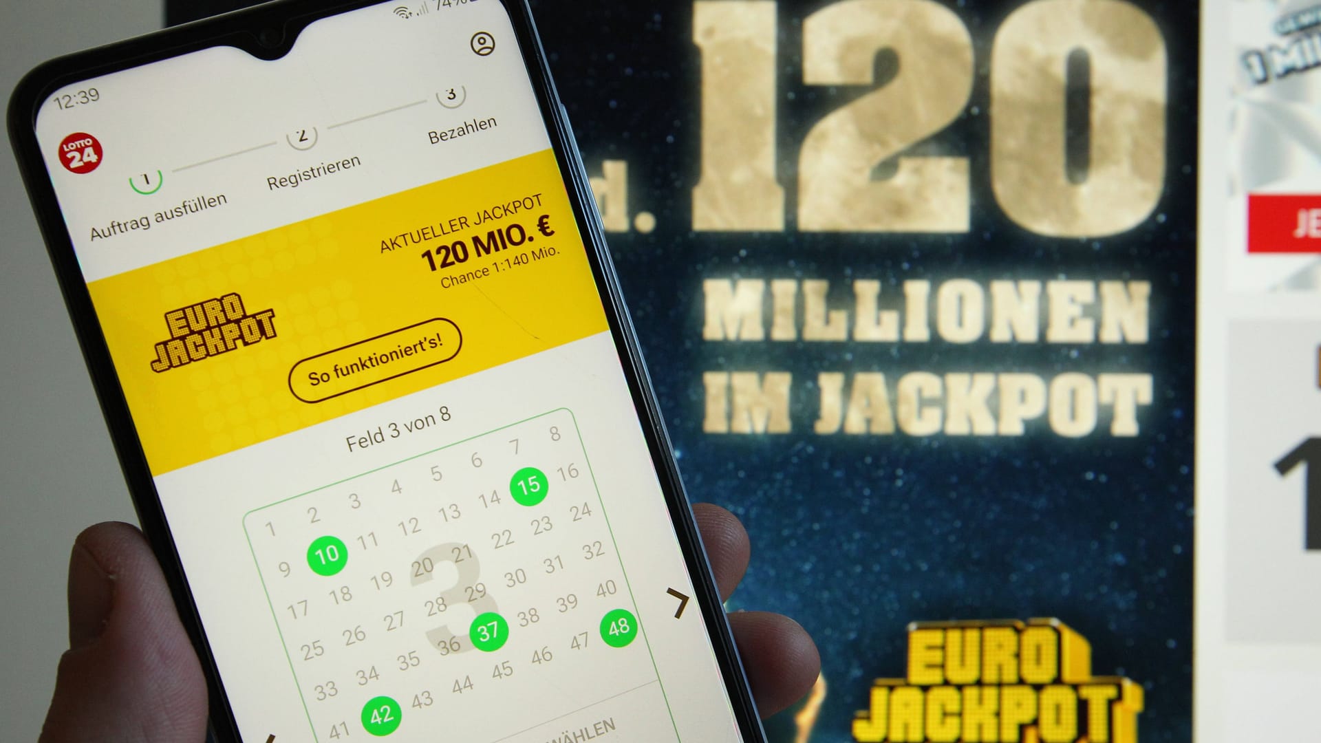 Digitaler Spielschein für den Eurojackpot (Symbolfoto): In Niedersachsen hat ein Spieler am Freitagabend eine hohe Millionensumme gewonnen.