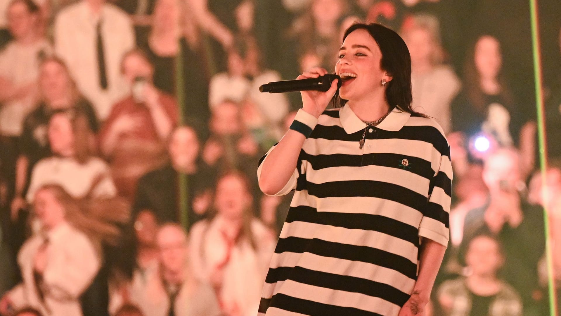 Billie Eilish bei ihrem Auftritt in Schweden Ende April (Archivbild): Auch in Hannover begeisterte sie ihre Fans mit Authentizität. Billie Eilish bei ihrem Auftritt in Schweden Ende April (Archivbild): Auch in Hannover begeisterte sie ihre Fans mit Authentizität.