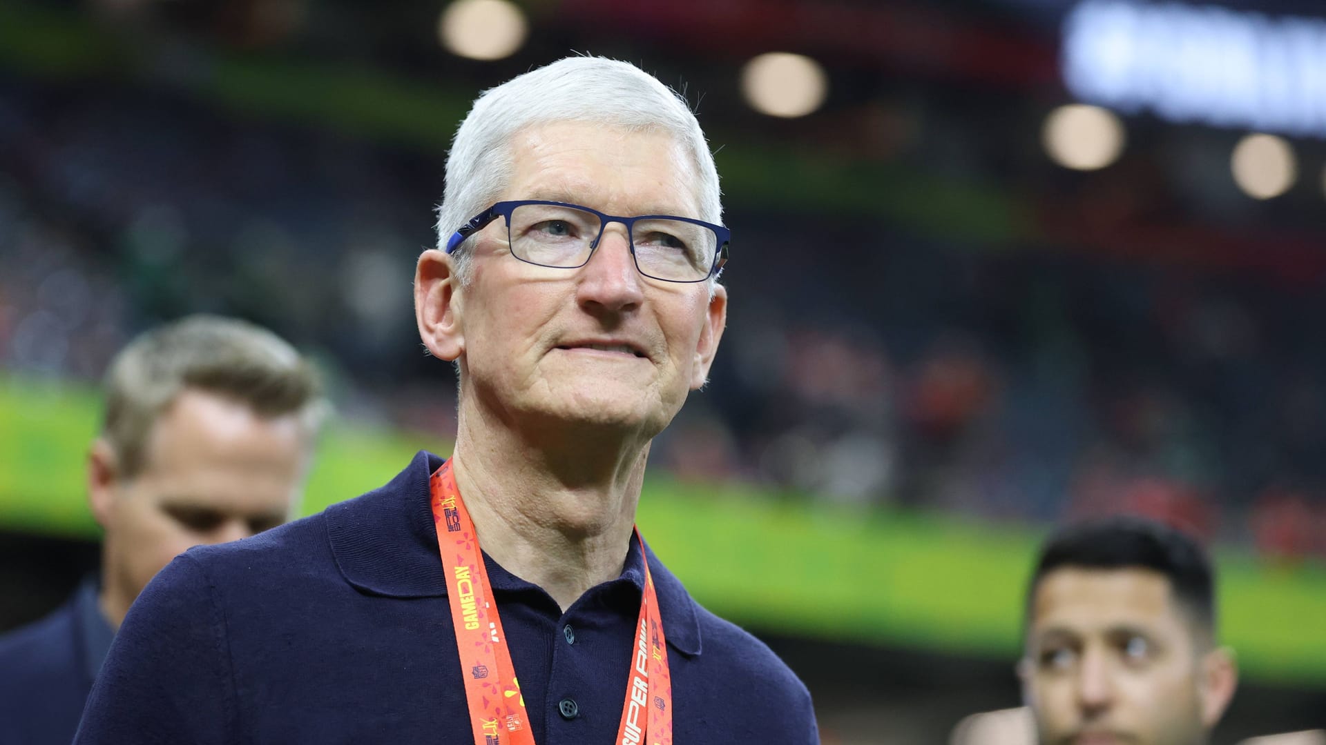 Apple-Chef Tim Cook bei einem Football-Spiel: Er wird von US-Präsident Donald Trump kritisiert. (Archivbild)