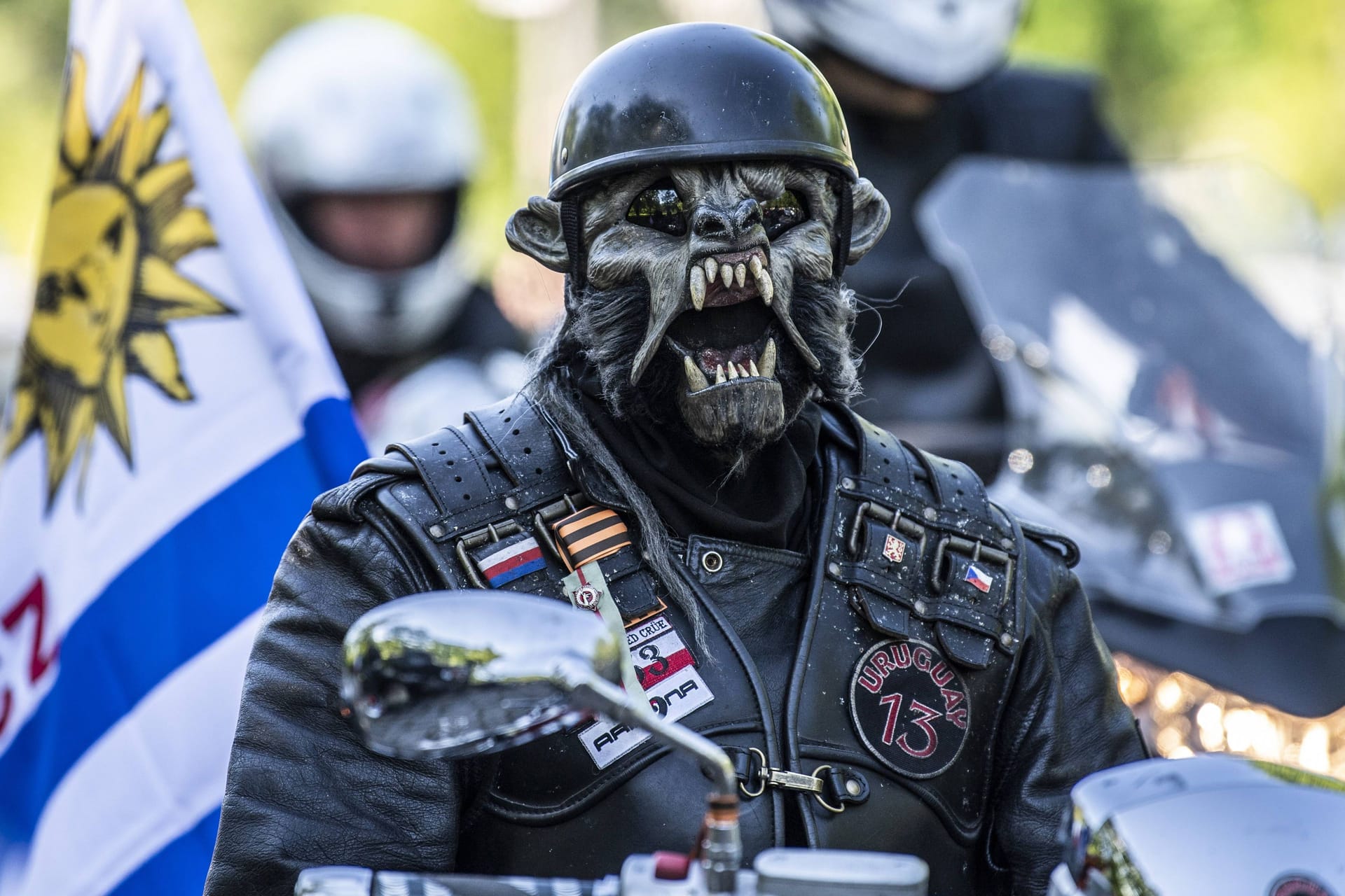 Die jährliche Gedenkfahrt zum 8. Mai von Moskau nach Berlin führt die Mitglieder des russischen Motorradklubs "Nachtwölfe" meist über Dresden (Archivbild):