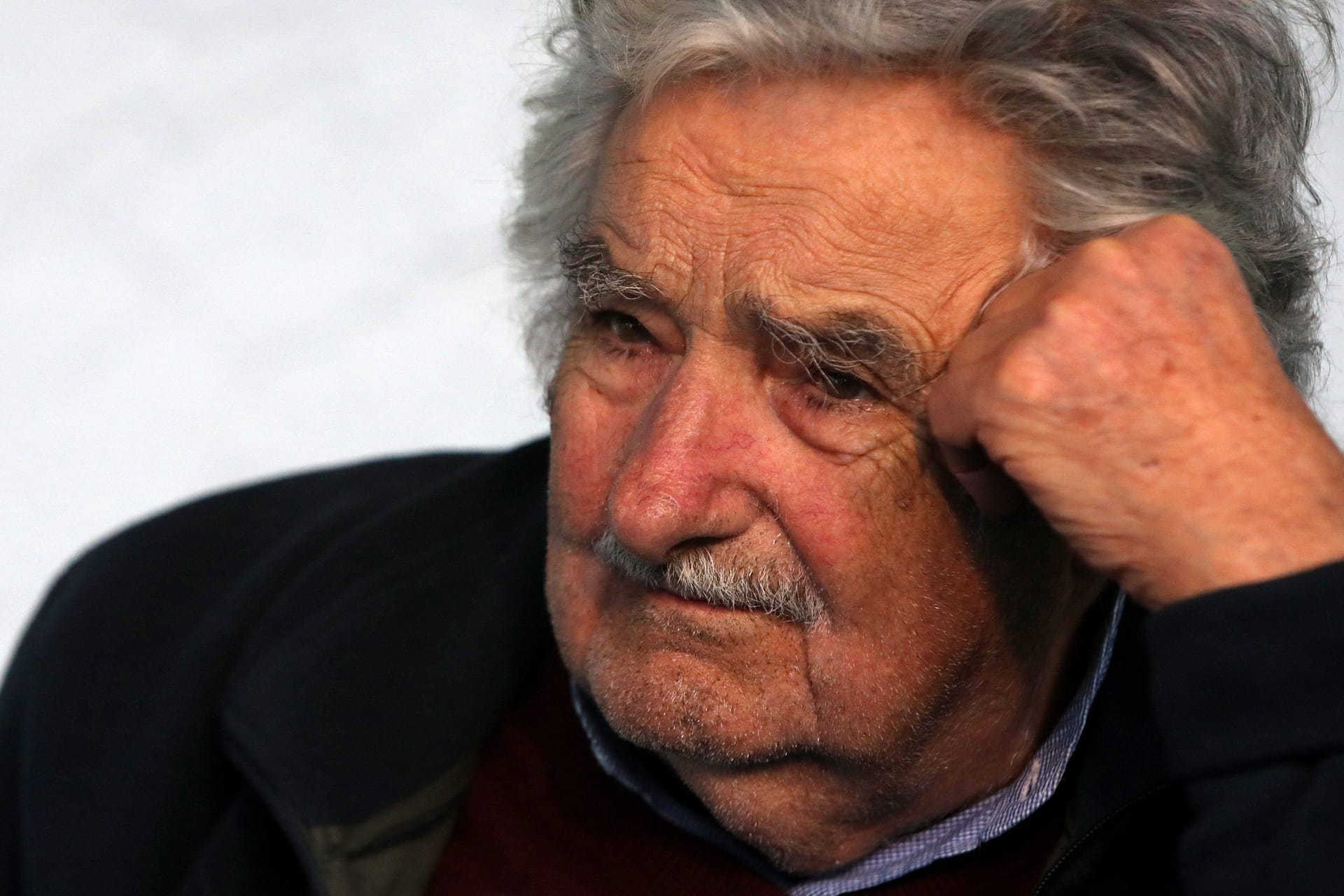 Der urugayische Präsident José Mujica spricht in Montevideo zu Reportern (Archivbild).
