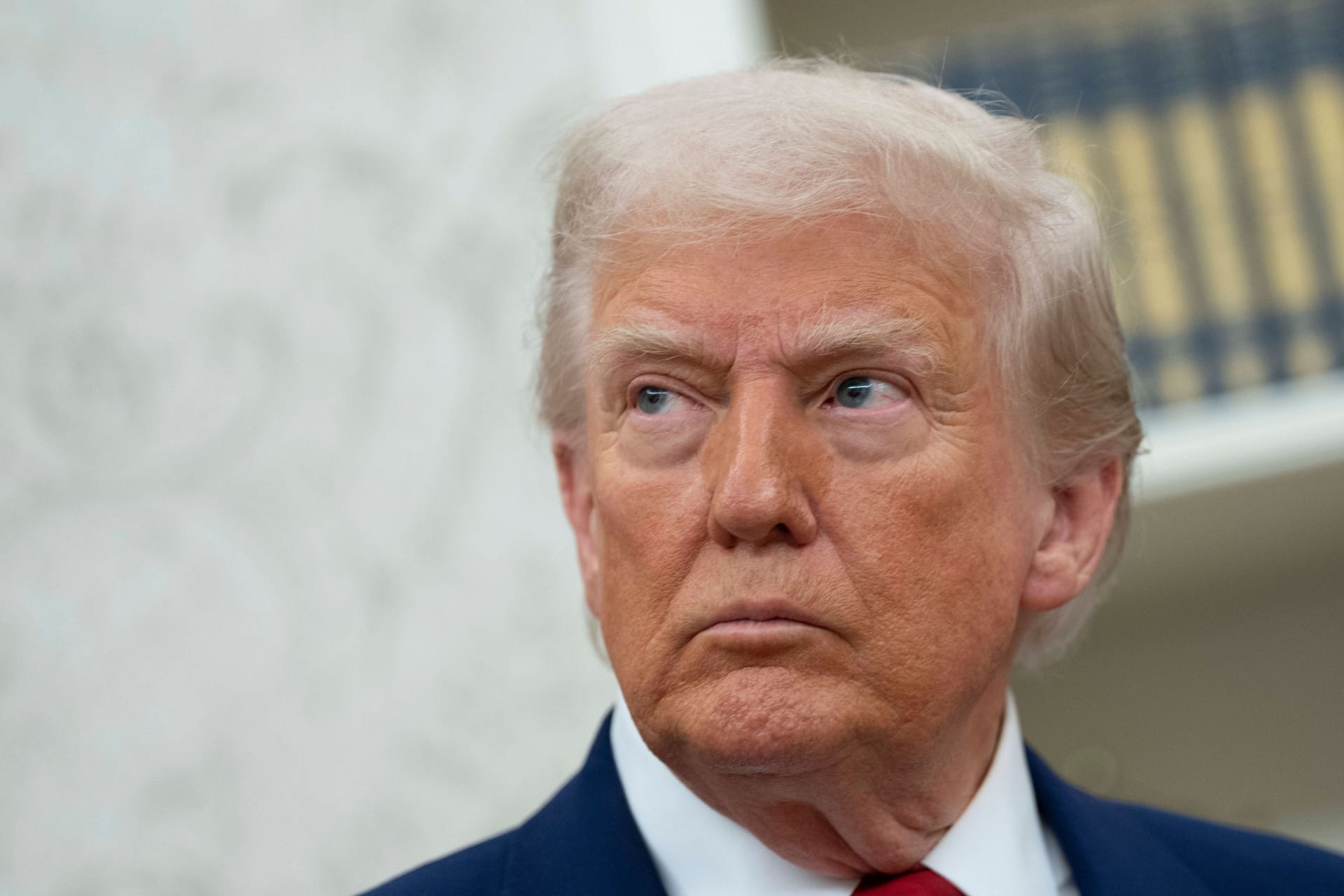 Donald Trump im Weißen Haus (Archivbild): Experten halten es für unwahrscheinlich, dass Trump von seiner Zollpolitik abweicht.