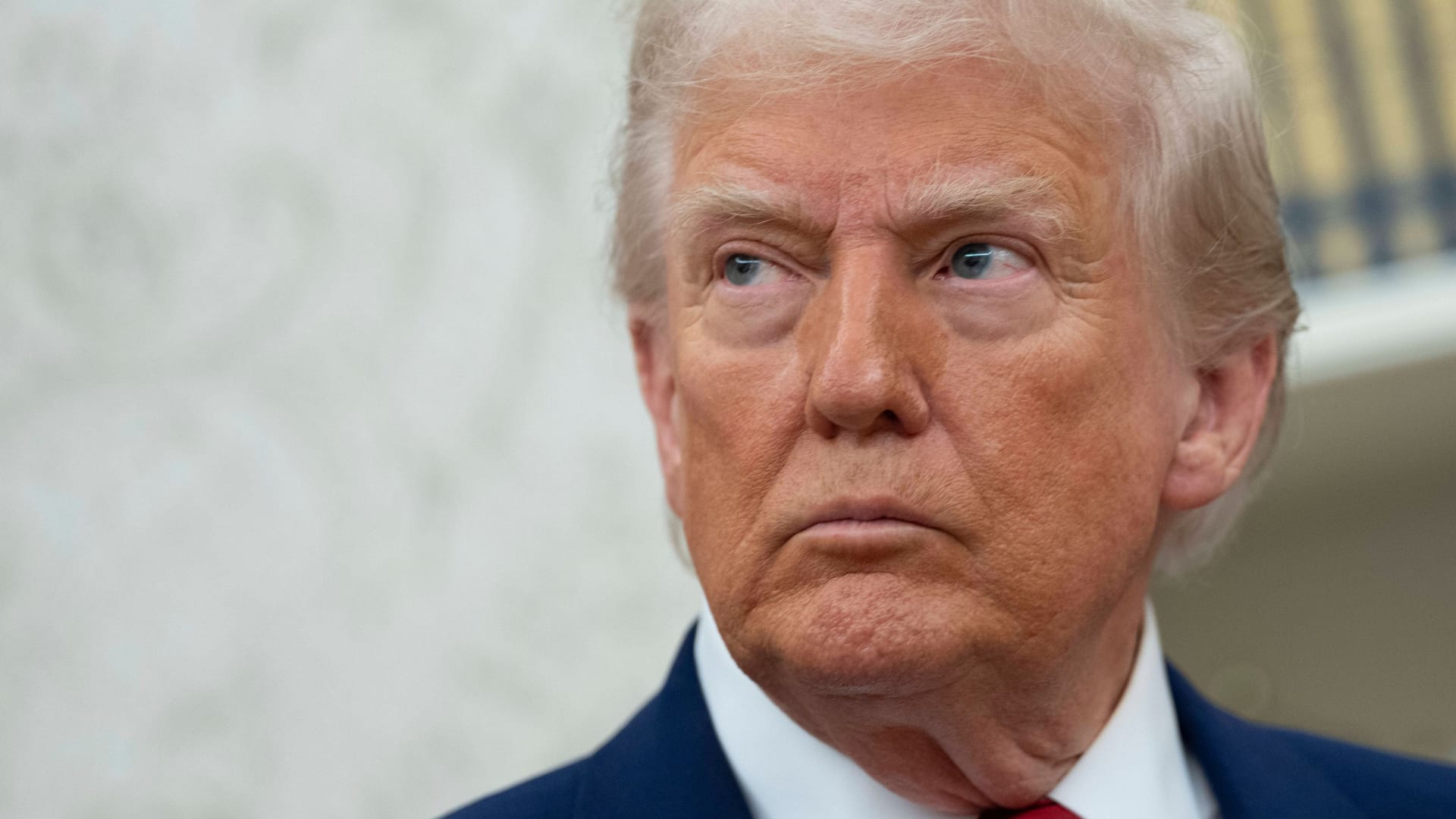 Donald Trump im Weißen Haus (Archivbild): Experten halten es für unwahrscheinlich, dass Trump von seiner Zollpolitik abweicht.