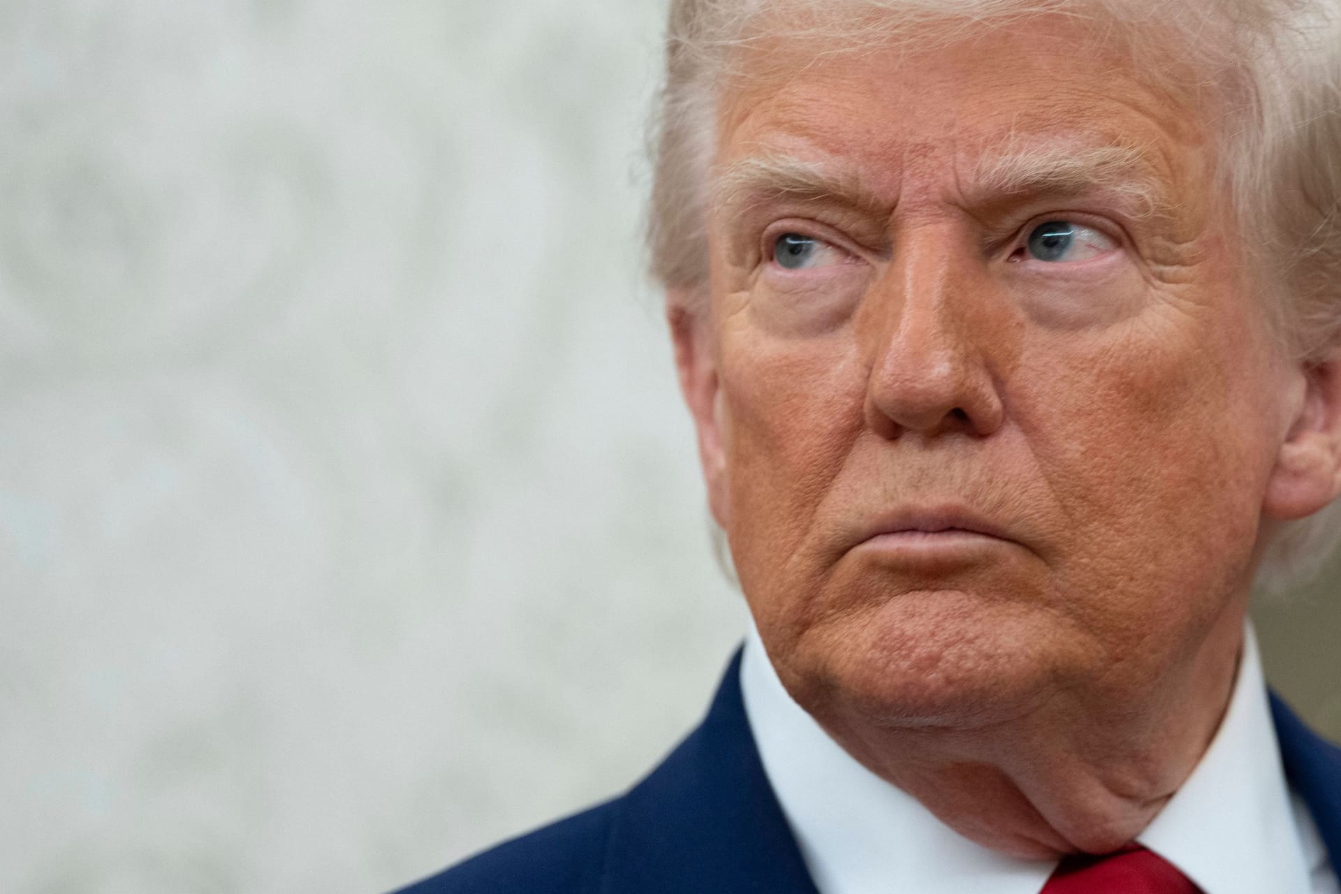 Donald Trump im Weißen Haus (Archivbild): Experten halten es für unwahrscheinlich, dass Trump von seiner Zollpolitik abweicht.