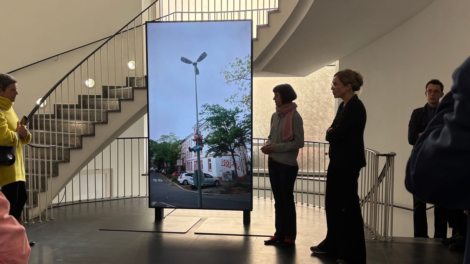 Künstlerin Nelly Habelt zeigt im Erdgeschoss ihre Videoarbeiten.