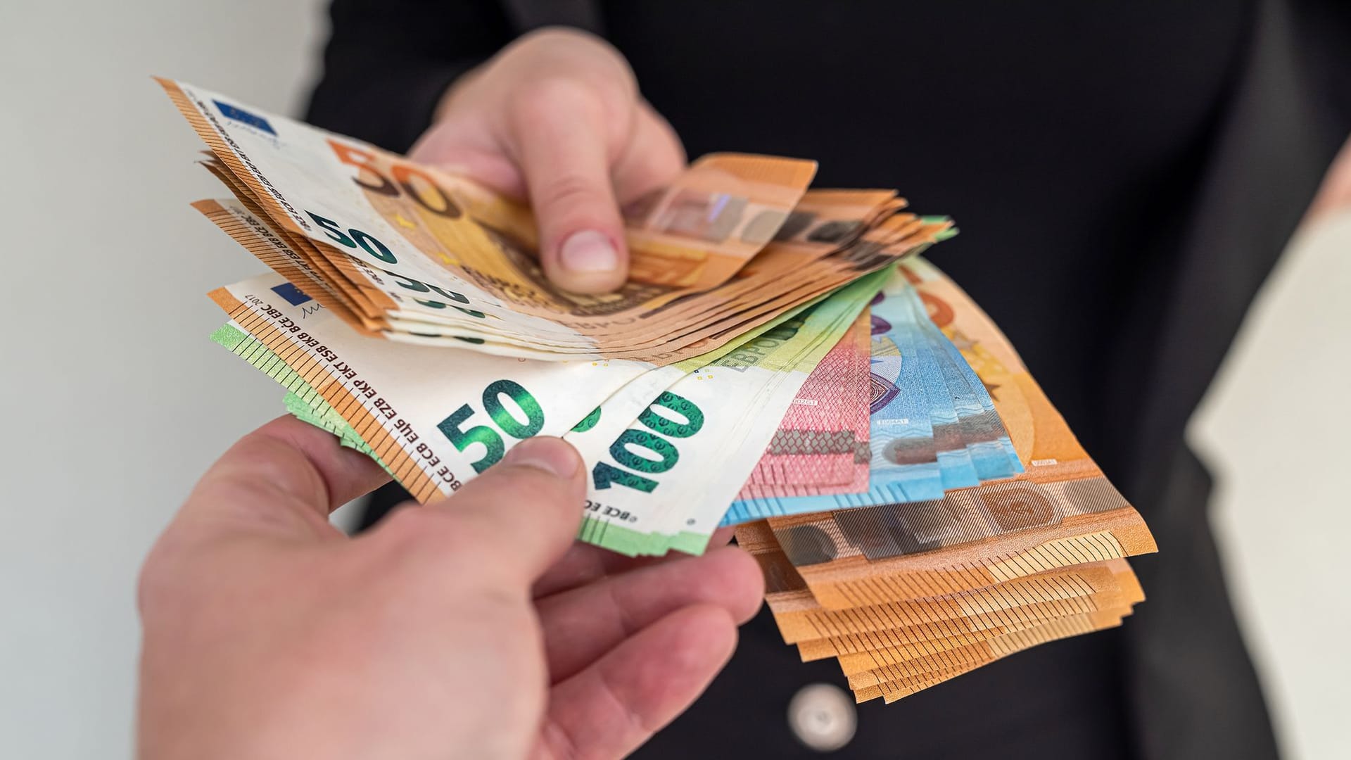 mit Bargeld bezahlen mit Bargeld bezahlen